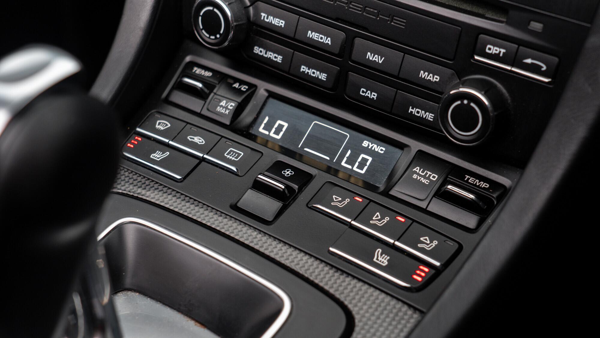 Porsche 911 view 47
