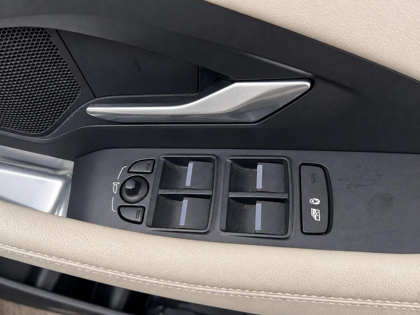 Jaguar E-Pace view 30