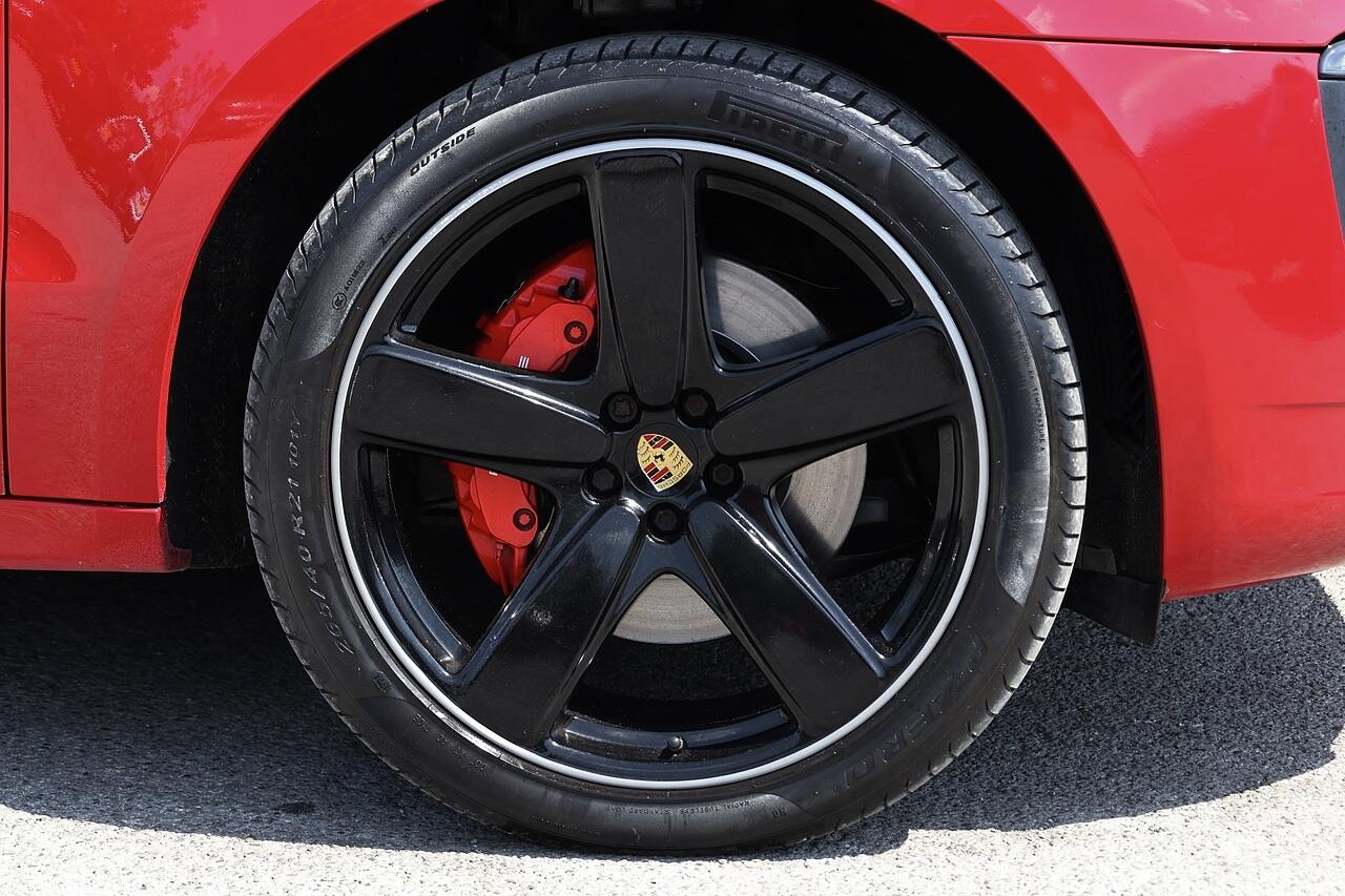 Porsche Macan view 44