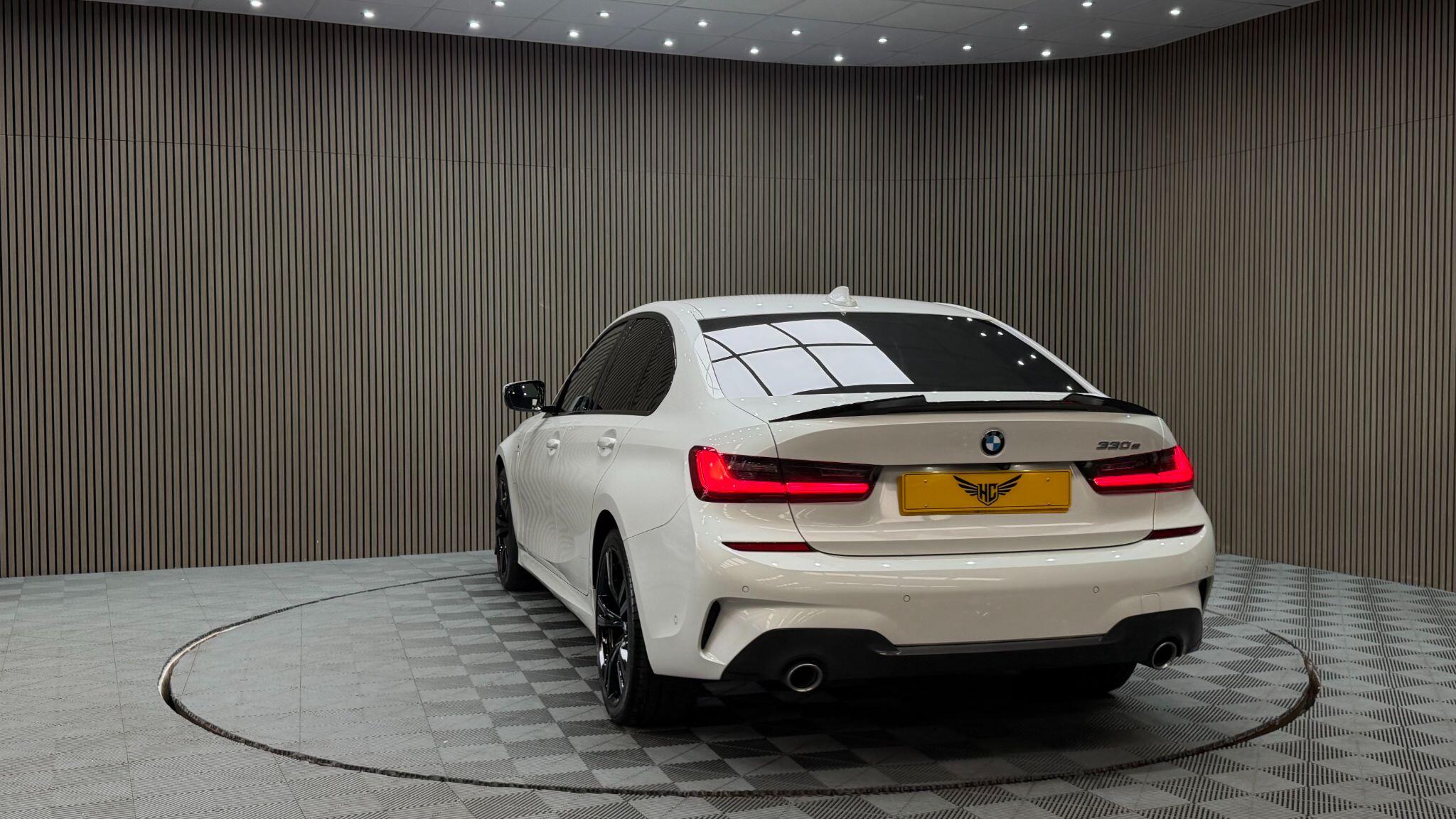 BMW 3 Series view 29