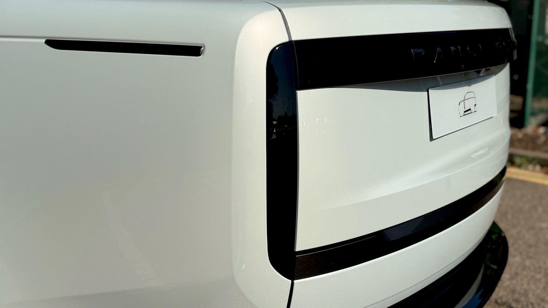 Land Rover Range Rover view 10