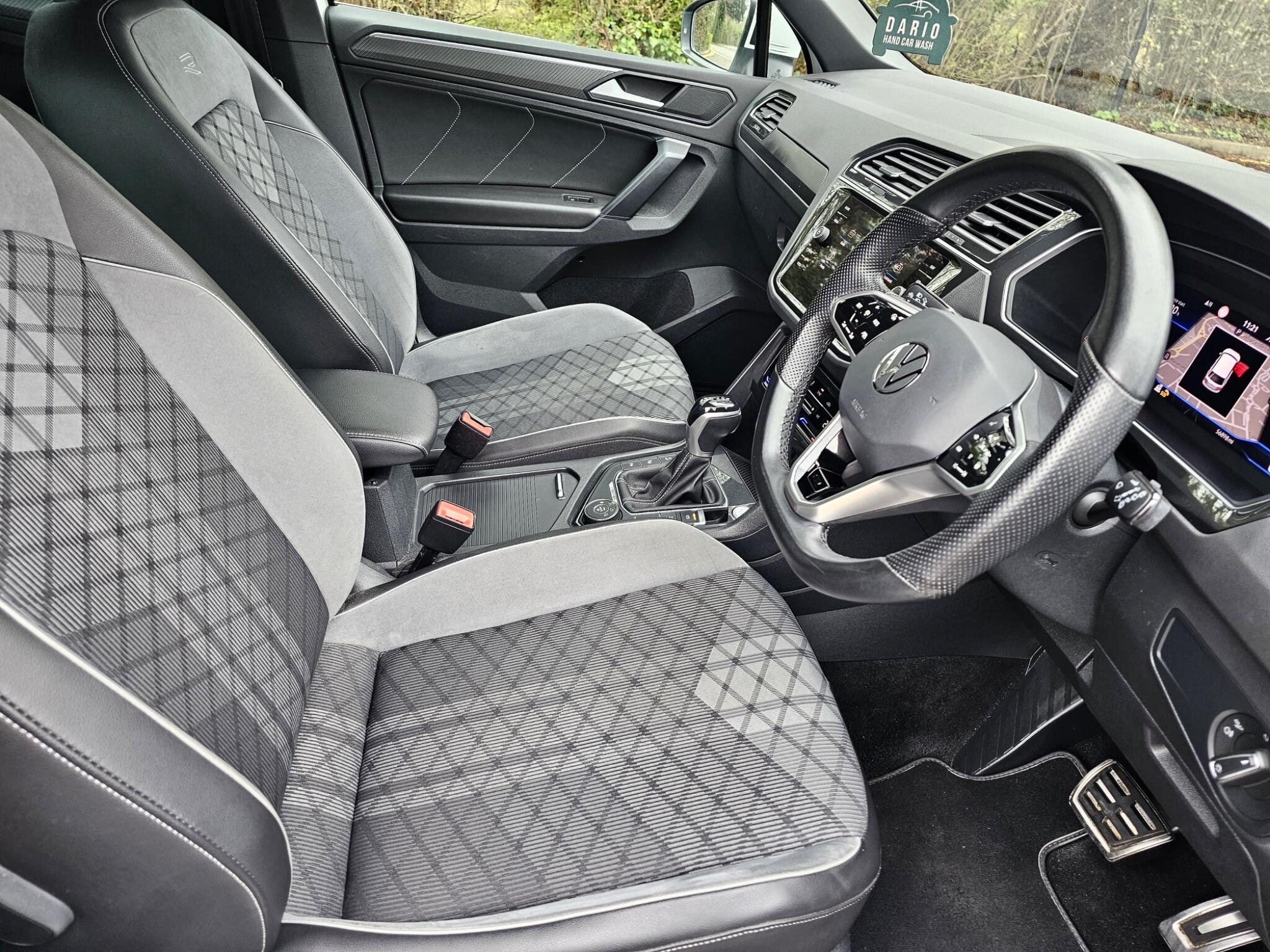 Volkswagen Tiguan view 12