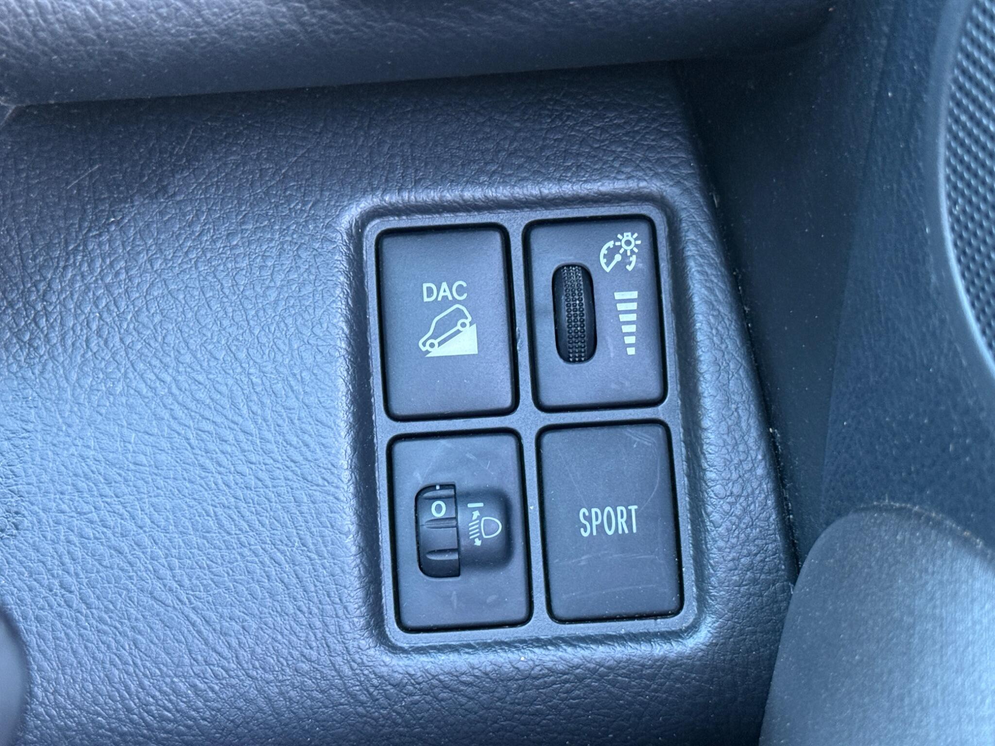 Toyota RAV4 - Image 75