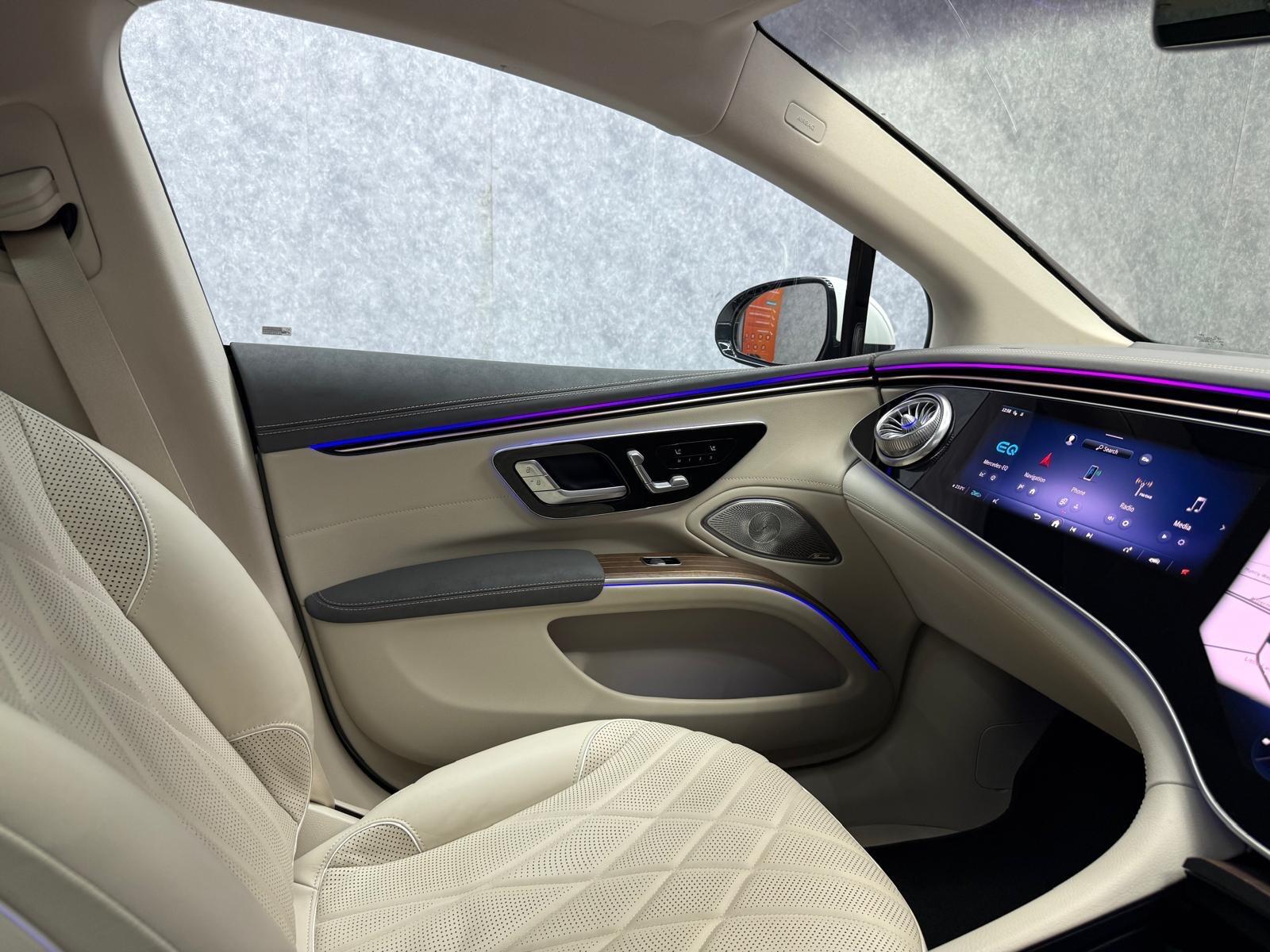 Mercedes-Benz Eqs view 31