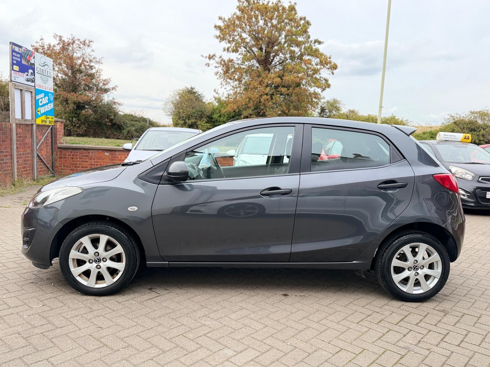Mazda Mazda2 view 5