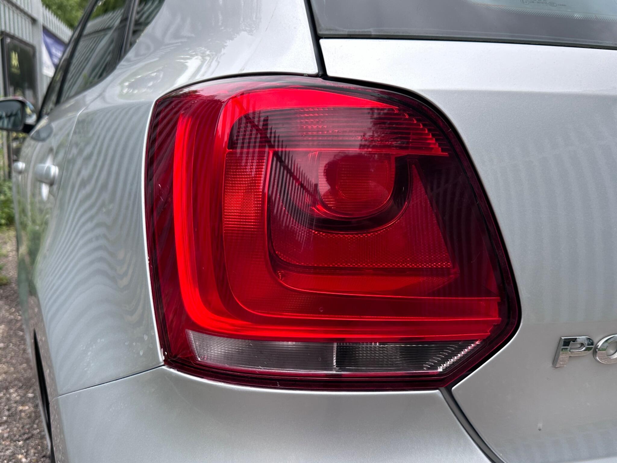 2011 Volkswagen Polo image 32