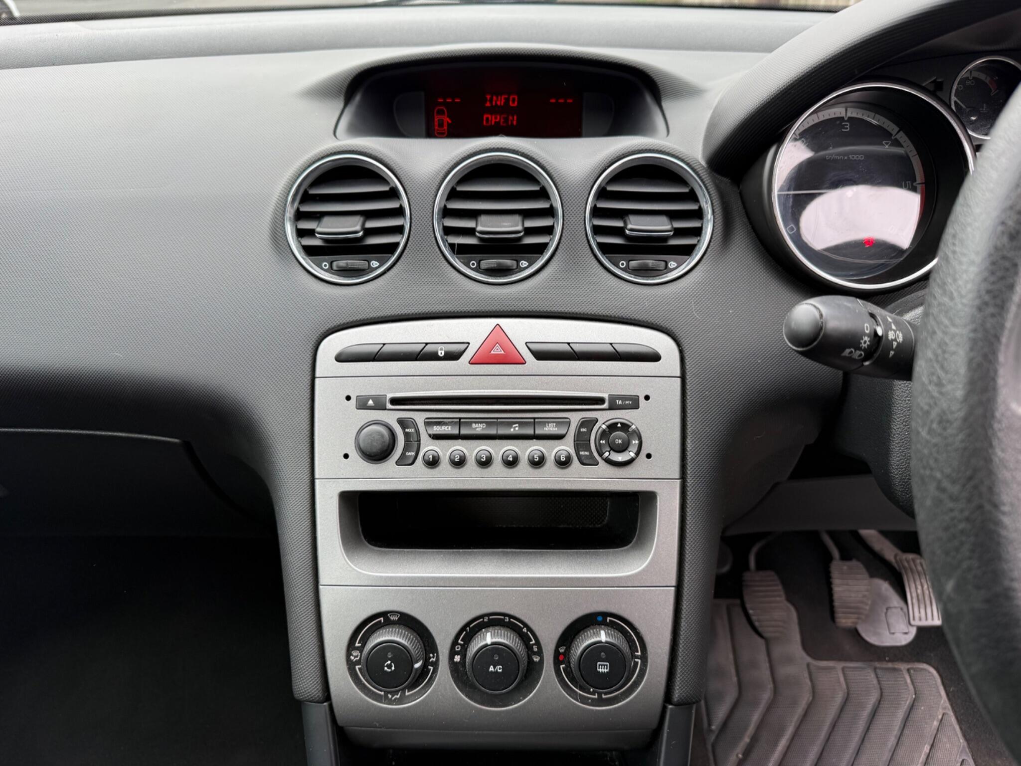 Peugeot 308 SW view 17