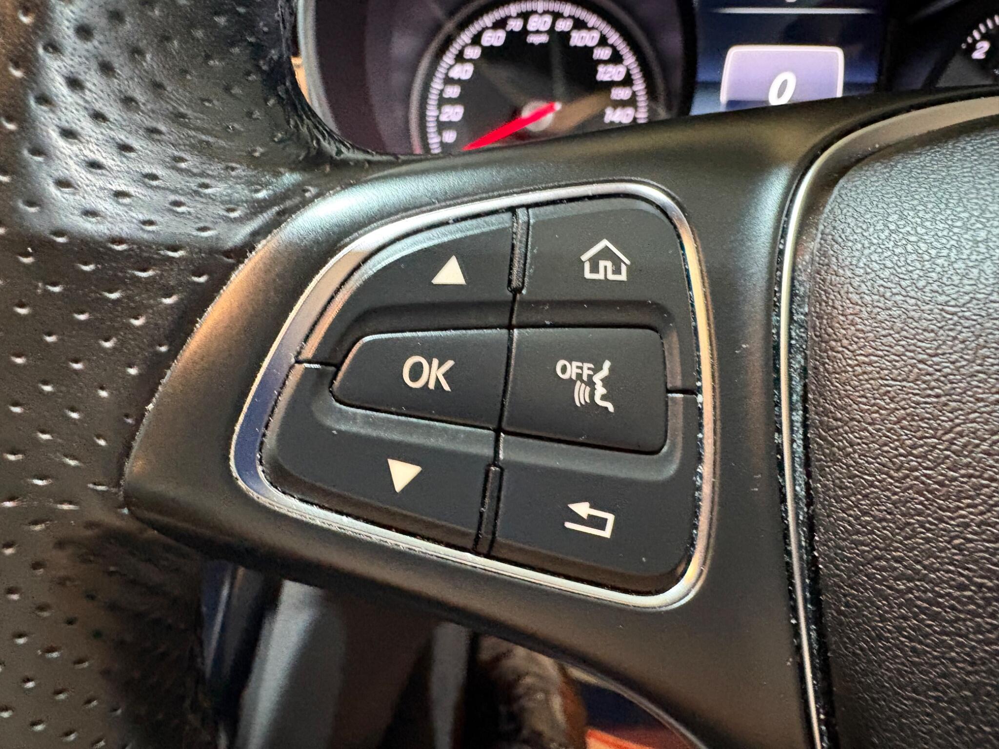 Mercedes-Benz C Class view 24
