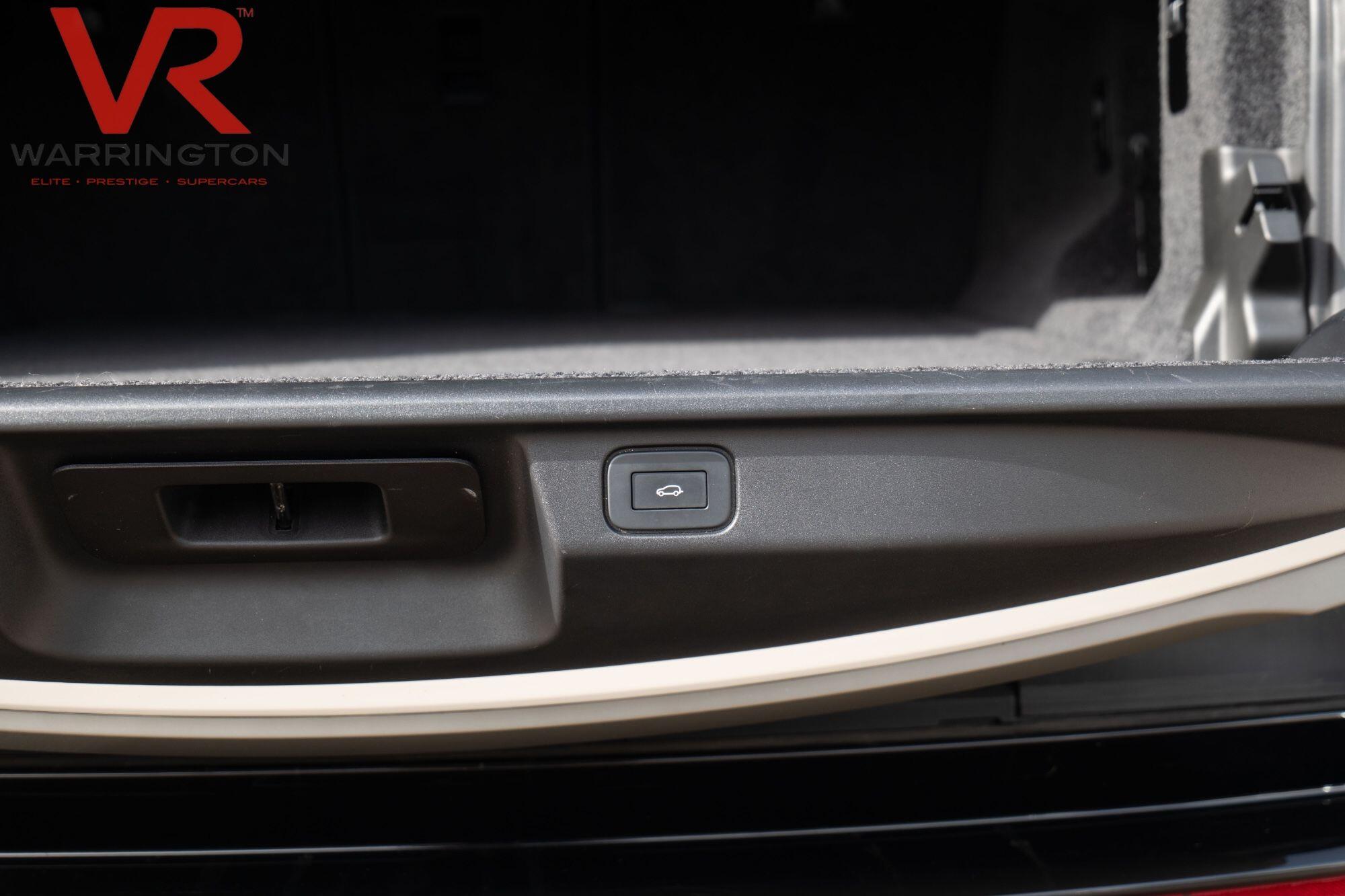 Land Rover Range Rover view 17