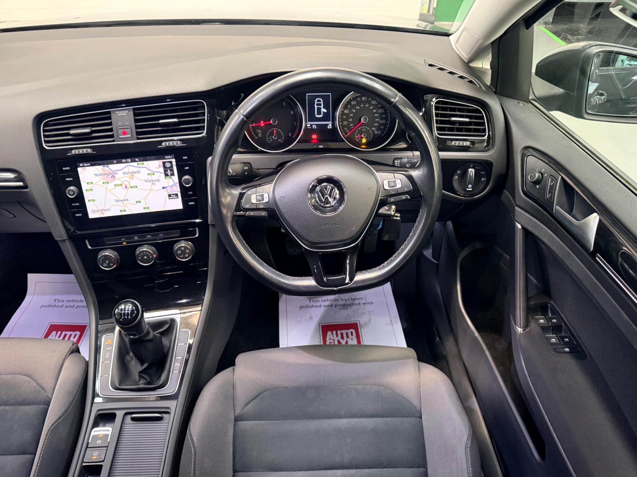 Volkswagen Golf view 9