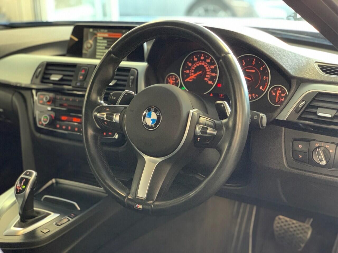 BMW 3 Series view 40