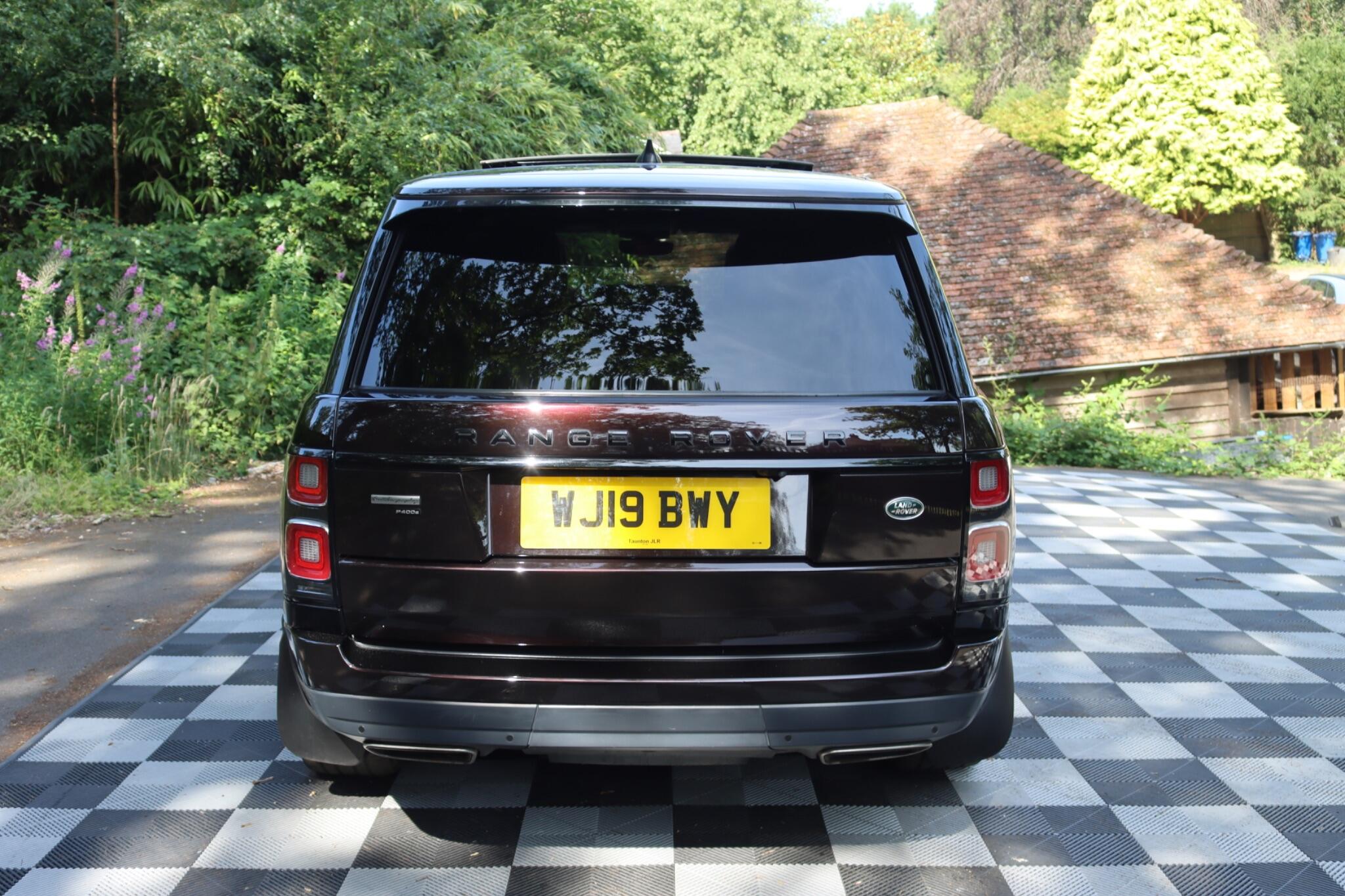Land Rover Range Rover view 21