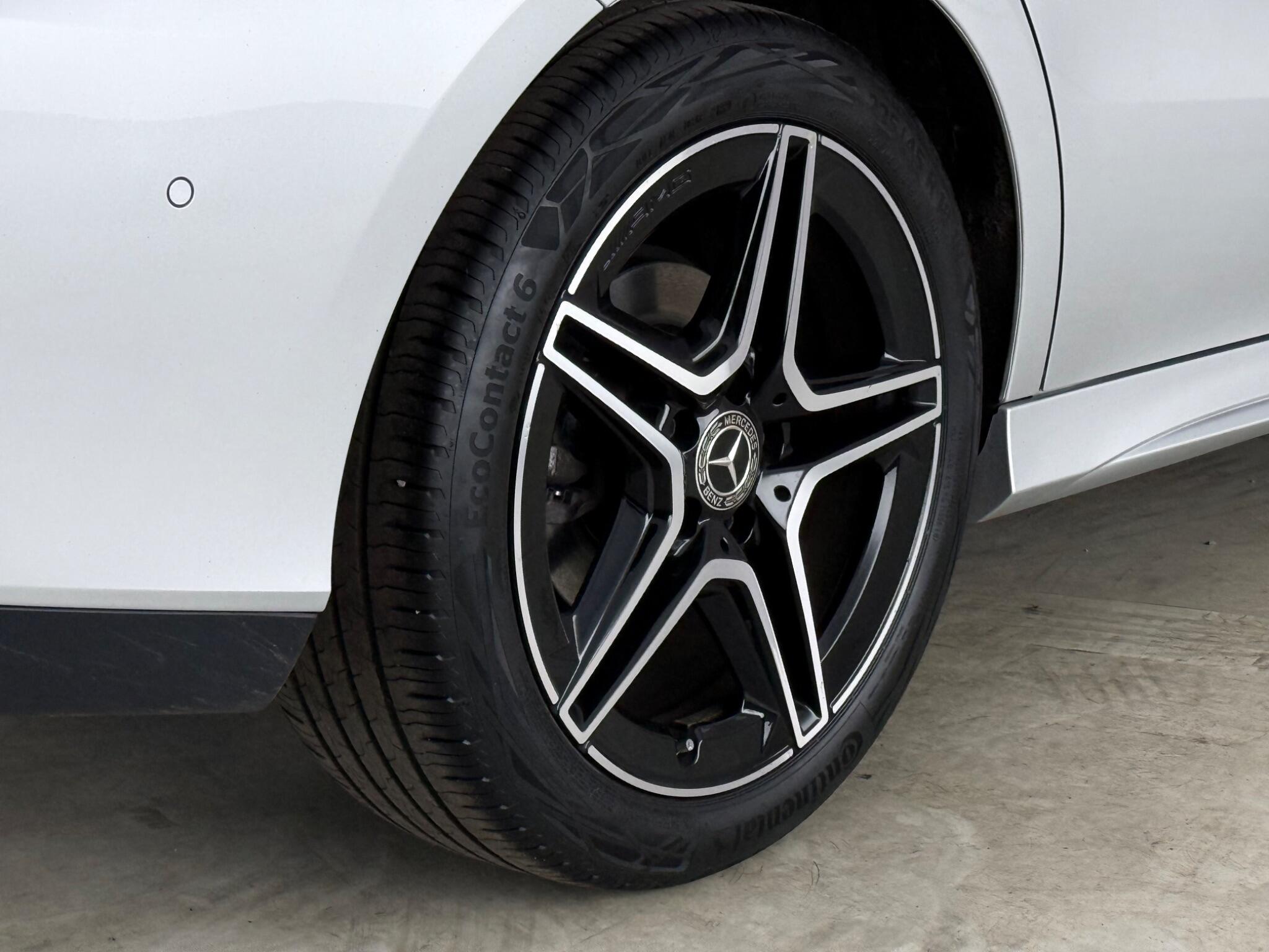 Mercedes-Benz Cla view 9