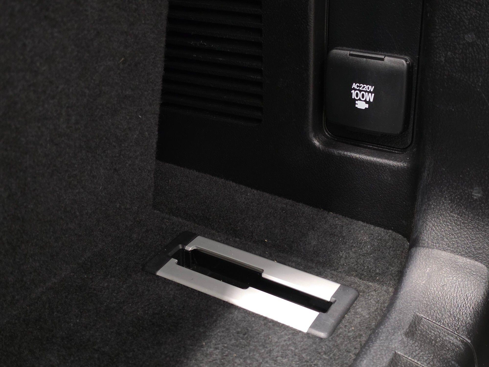 Toyota Land Cruiser view 60
