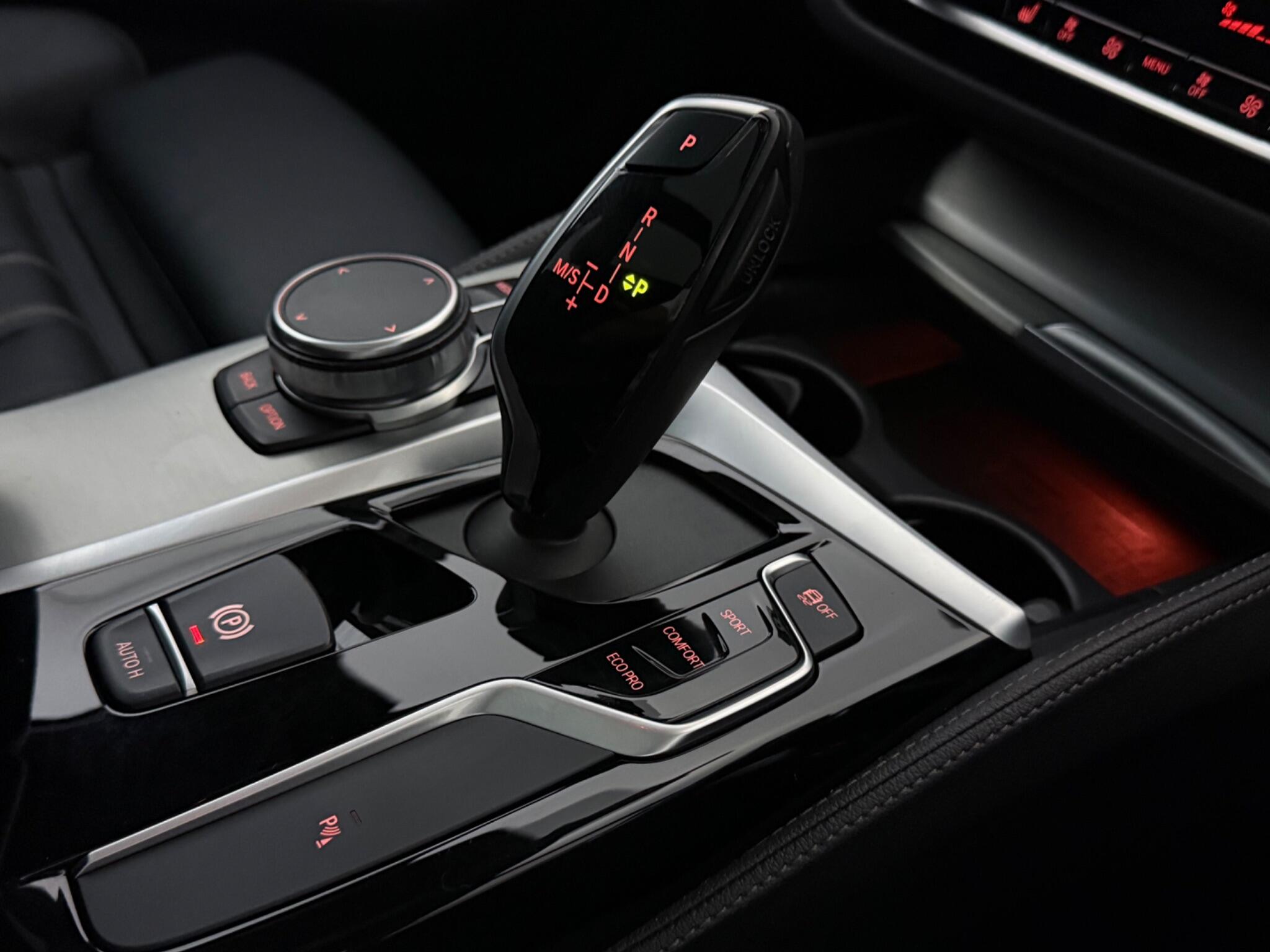 BMW 5 Series view 23