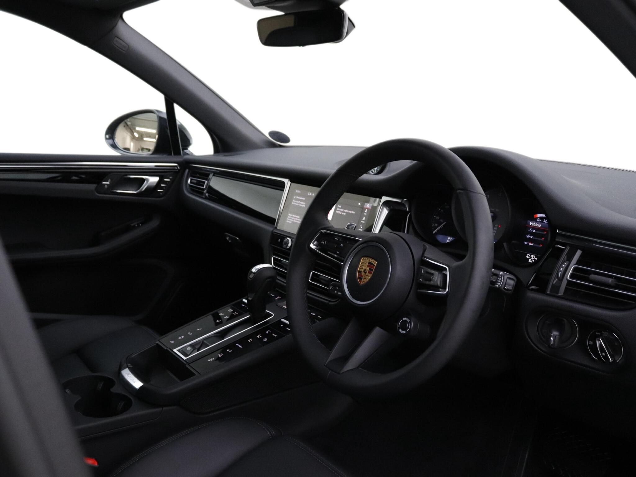 Porsche Macan view 9