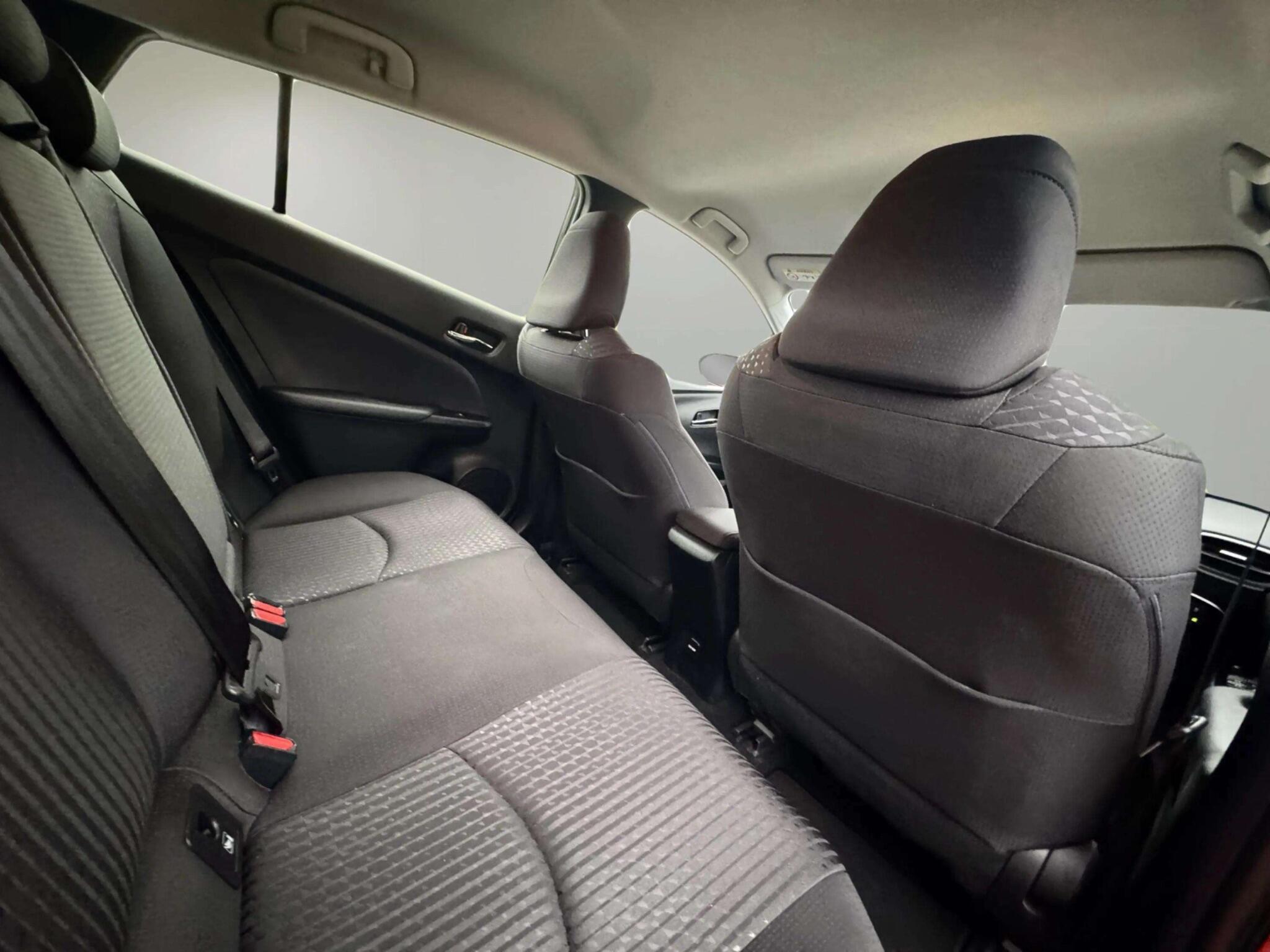Toyota Prius view 38
