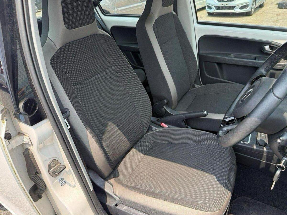 Volkswagen Up! view 13