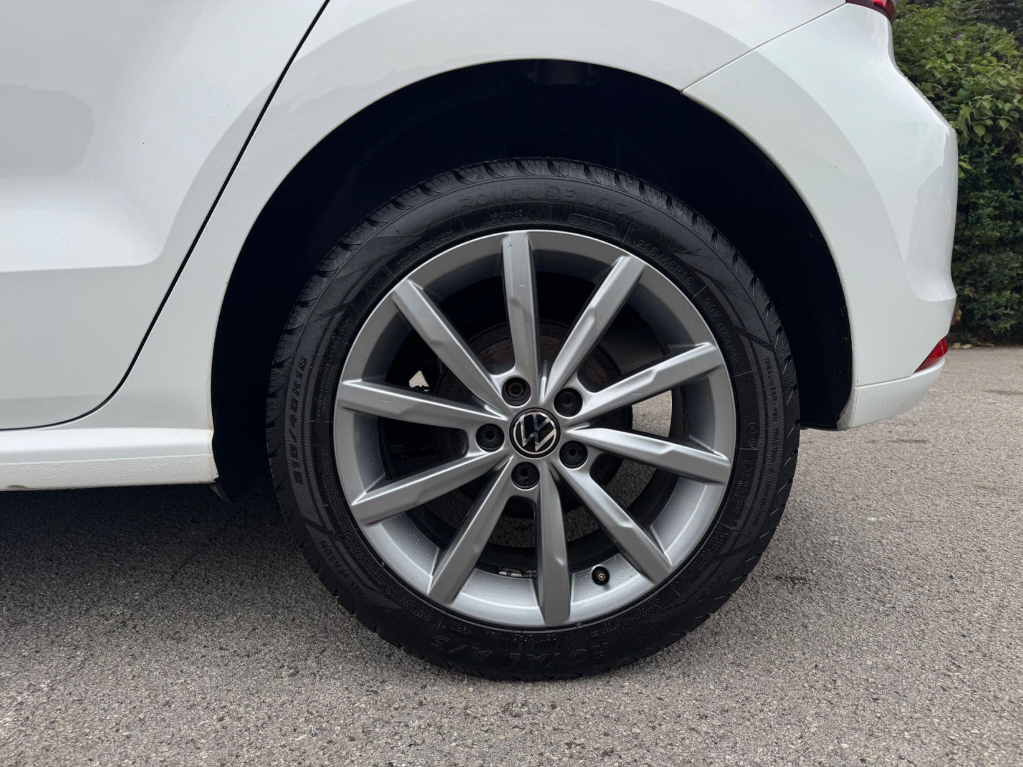 Volkswagen Polo view 6