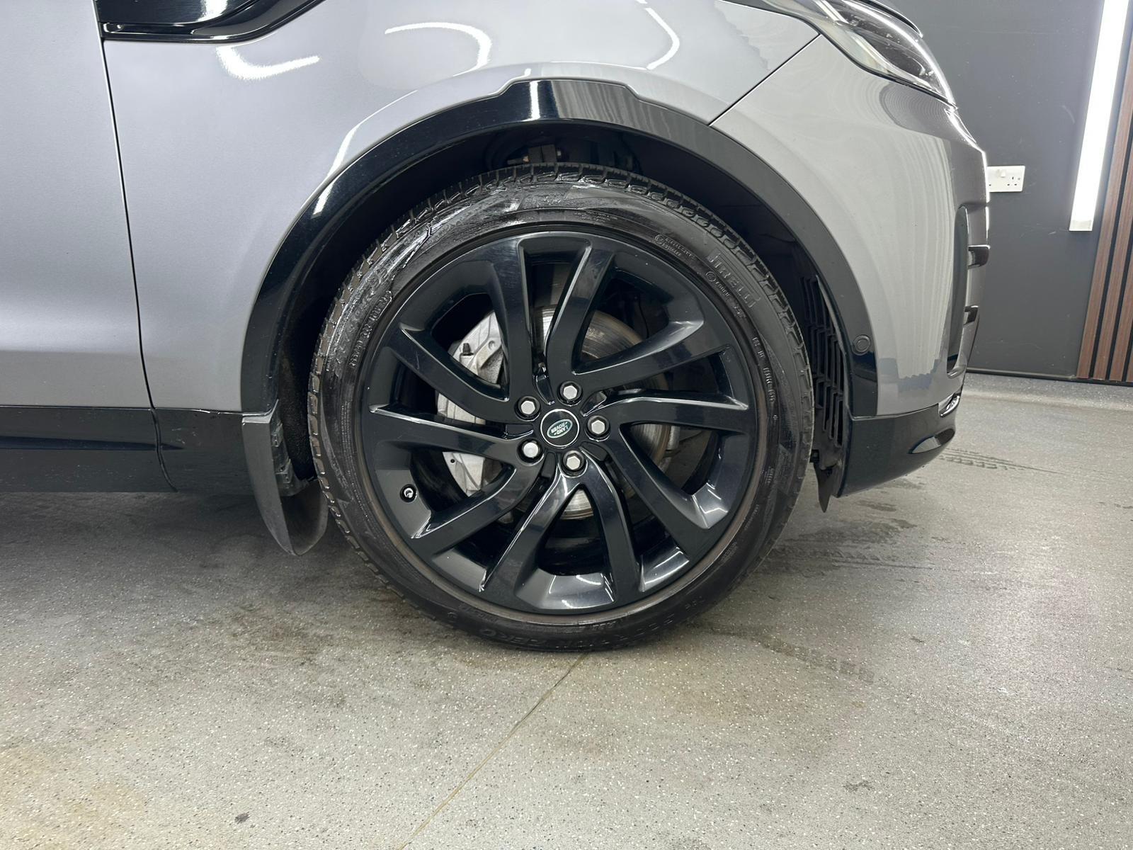 Land Rover Discovery view 21