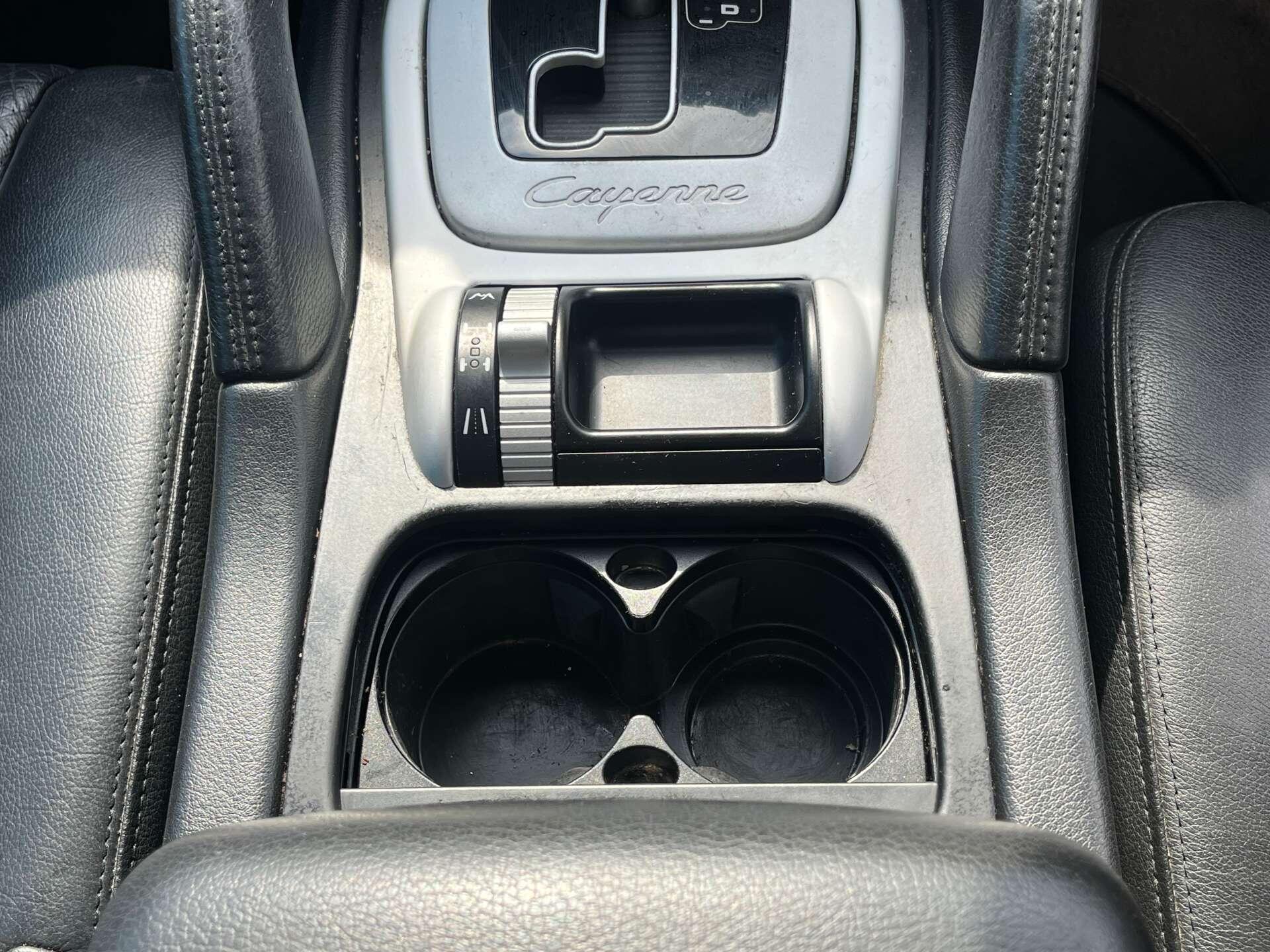 Porsche Cayenne view 23