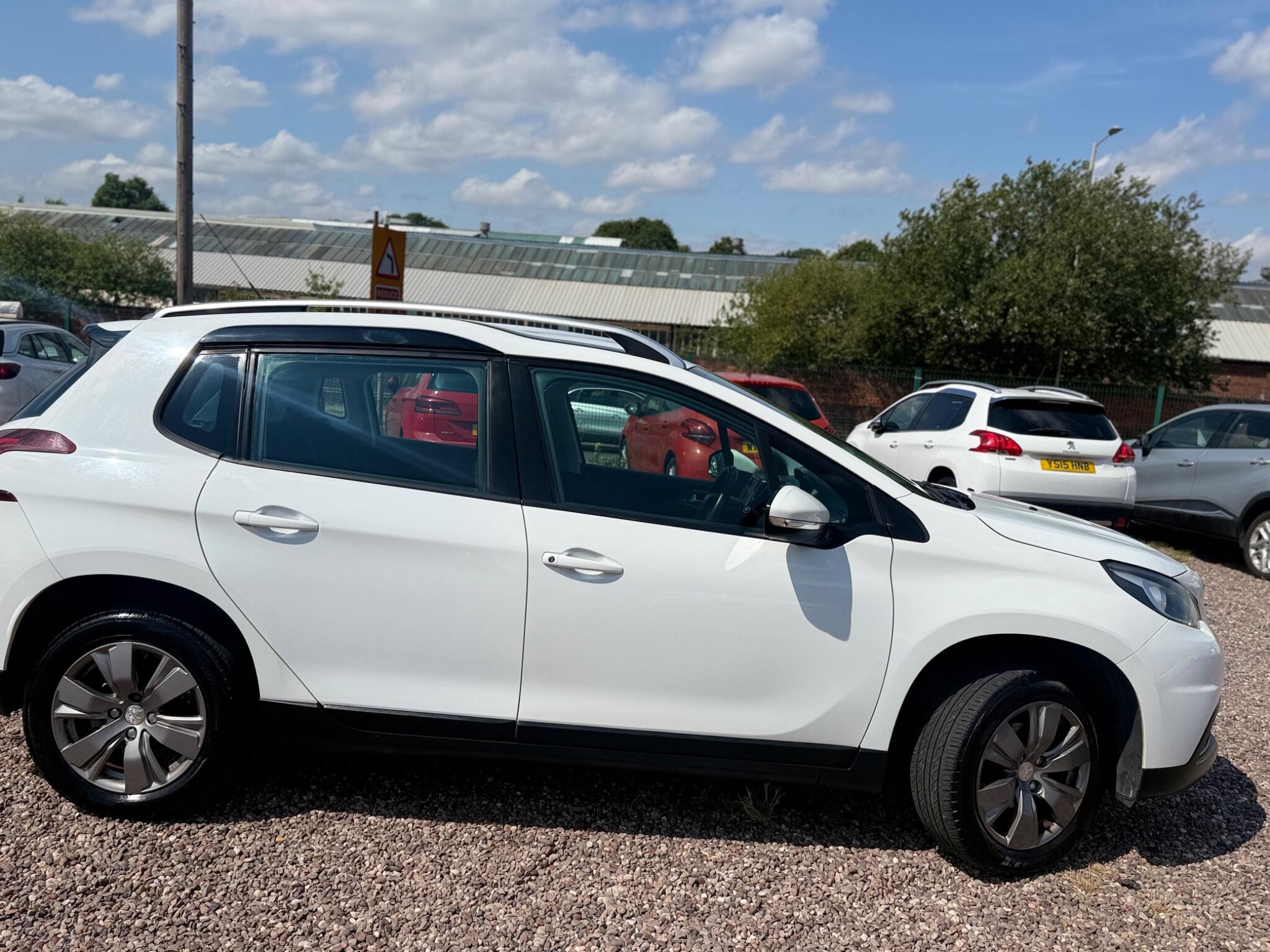 Peugeot 2008 view 7