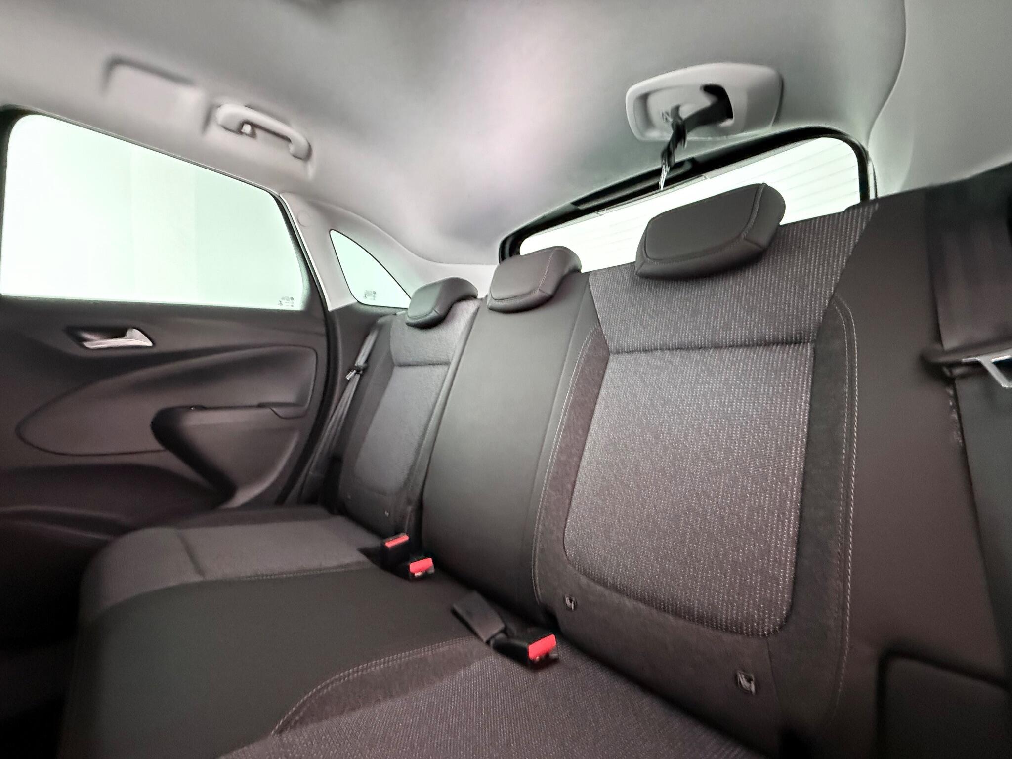 Vauxhall Crossland view 14