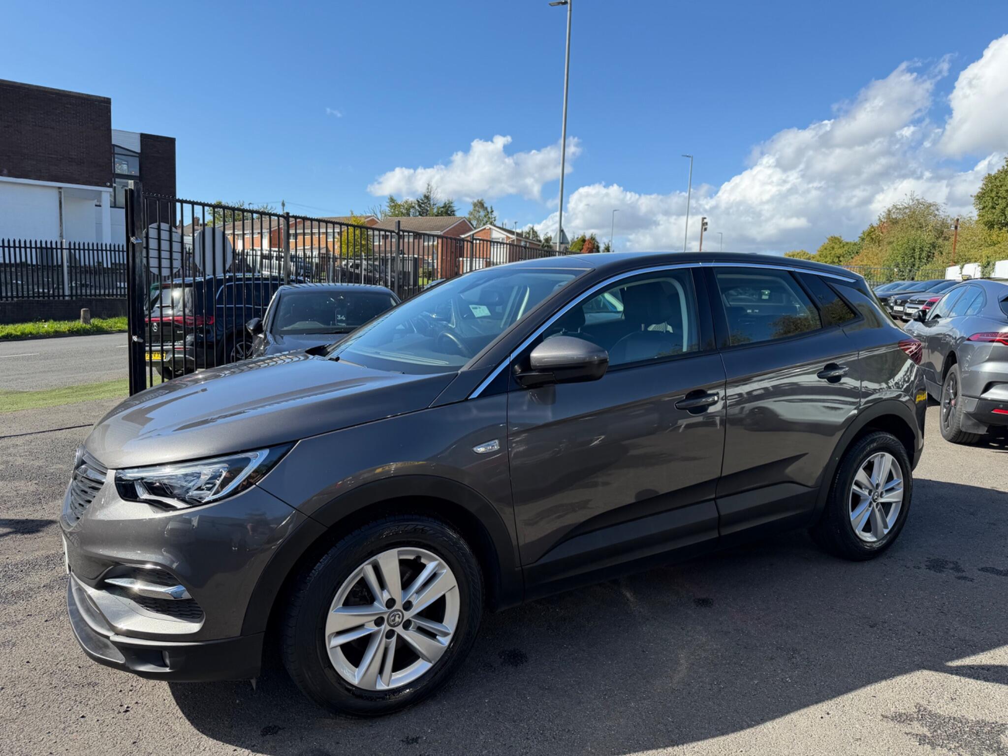 Vauxhall Grandland X view 3