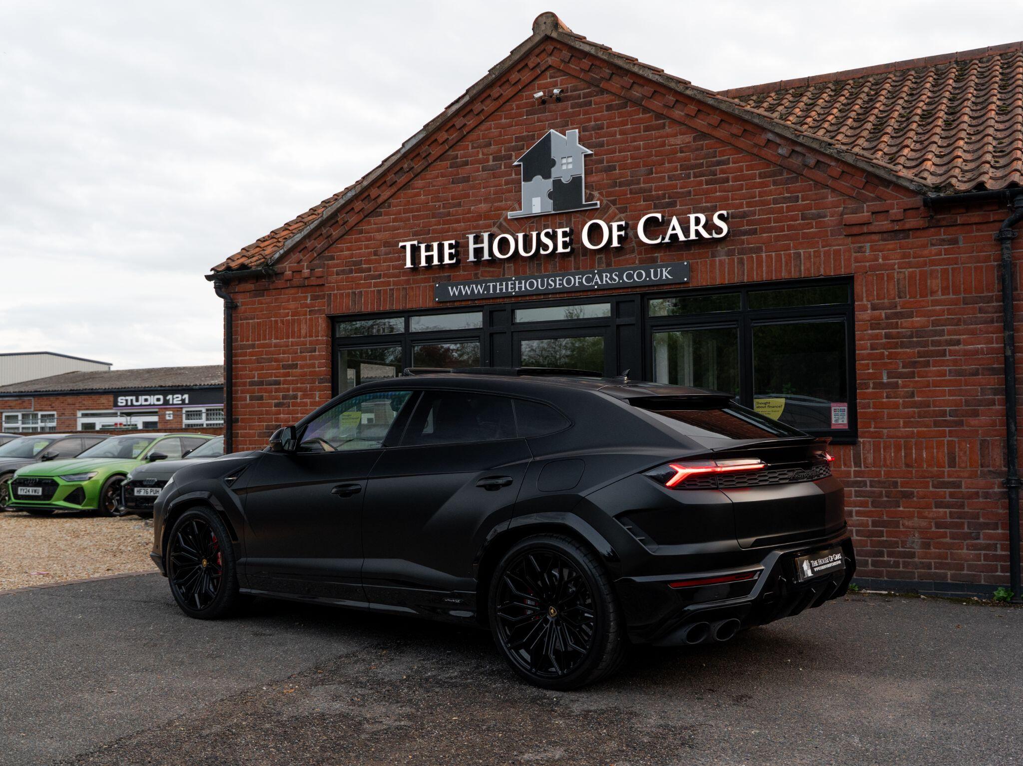 Lamborghini Urus view 13