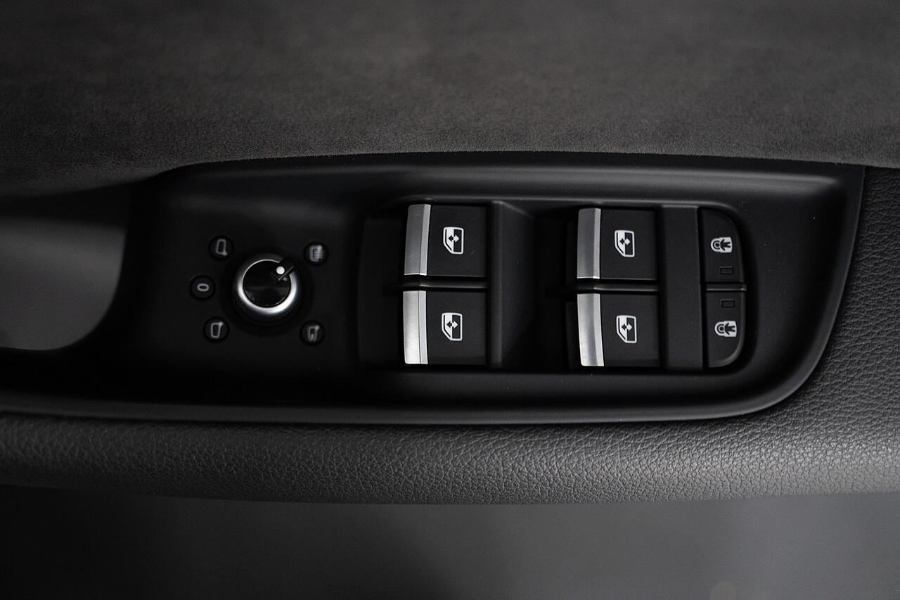 Audi Q7 view 28