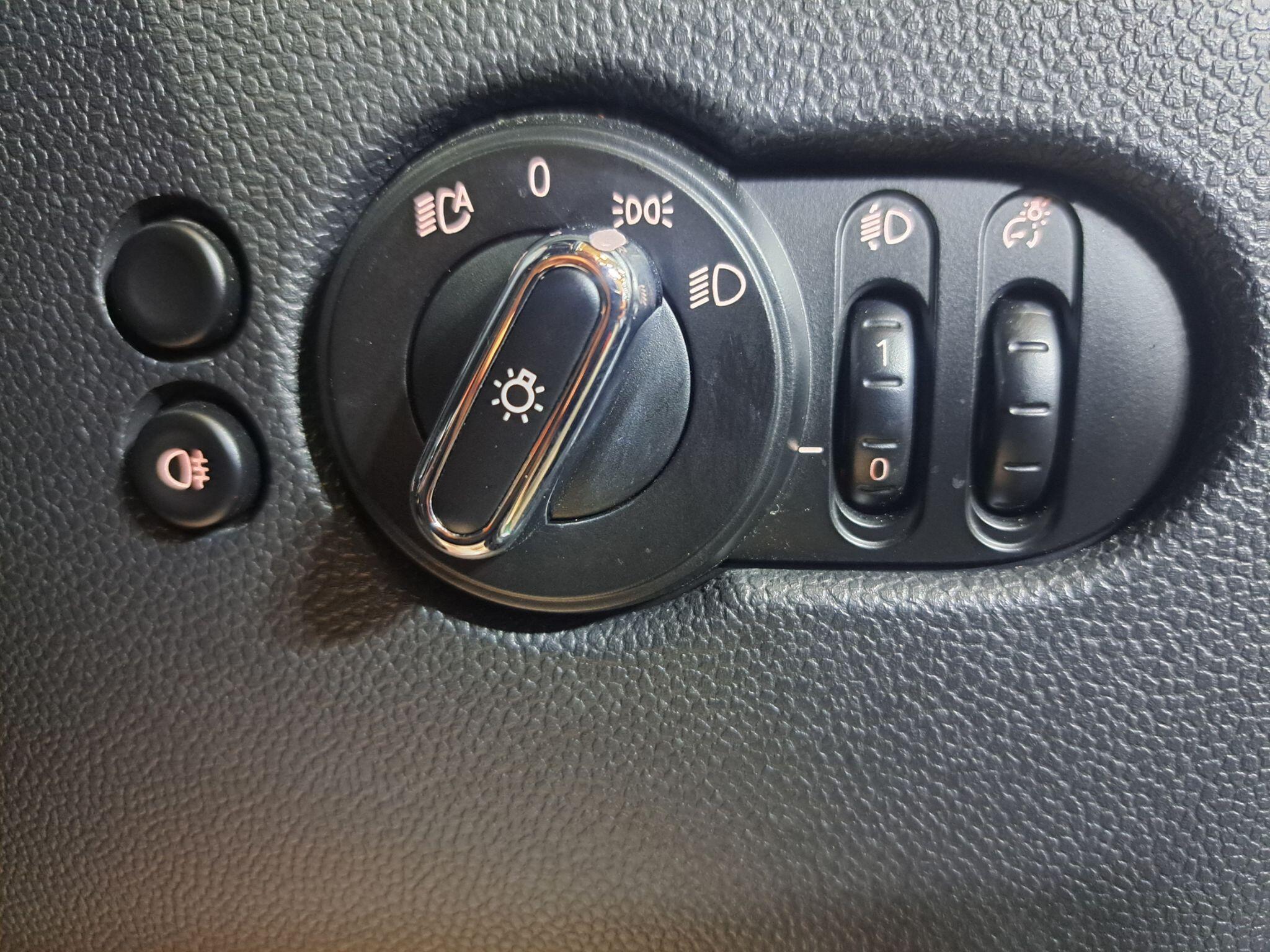 Mini Cooper view 24