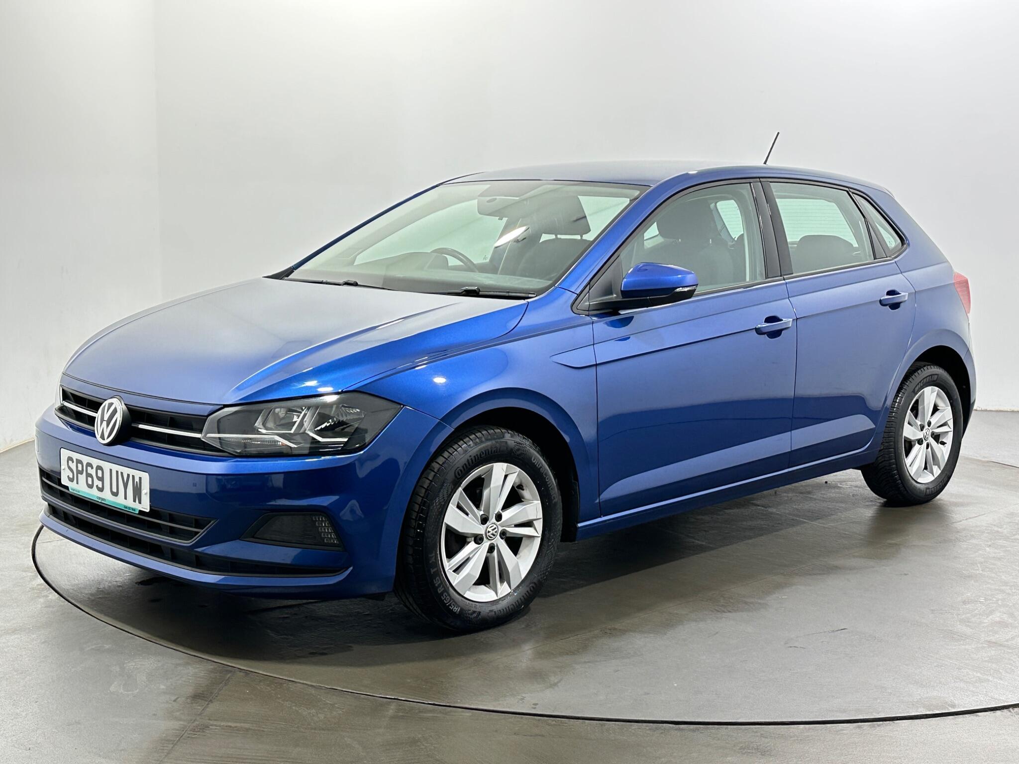 Volkswagen Polo view 4