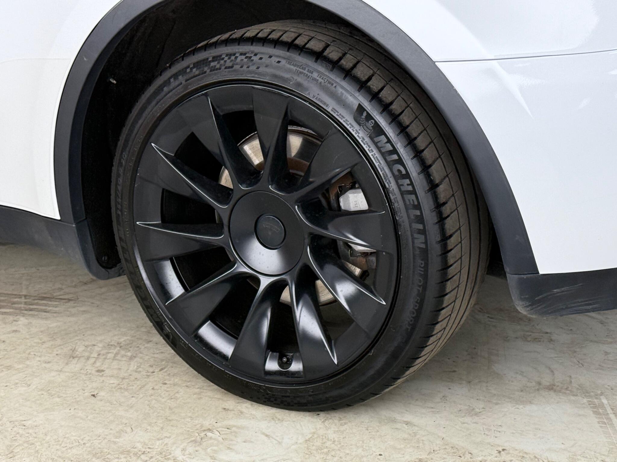 Tesla Model Y view 9
