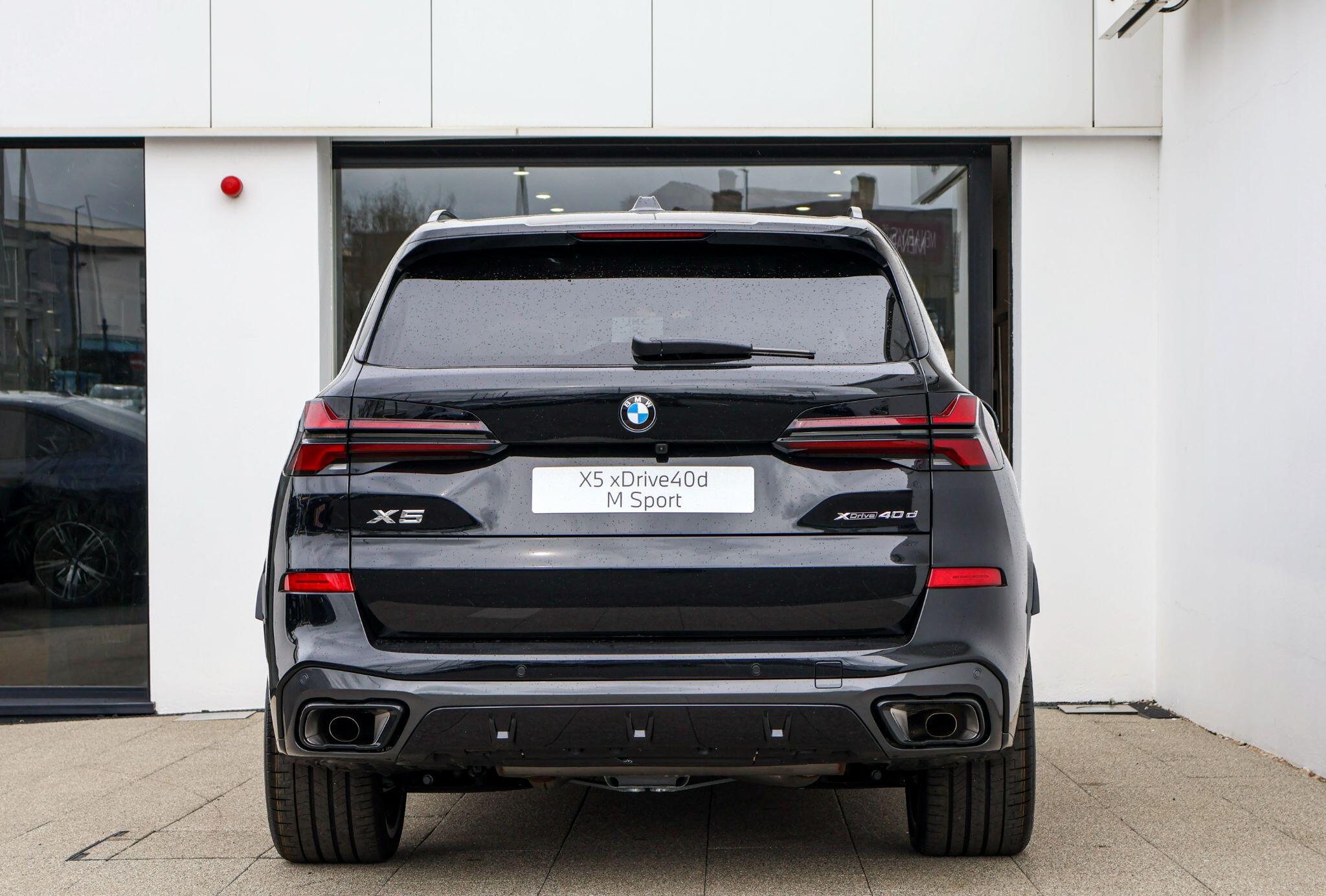 BMW X5 view 9