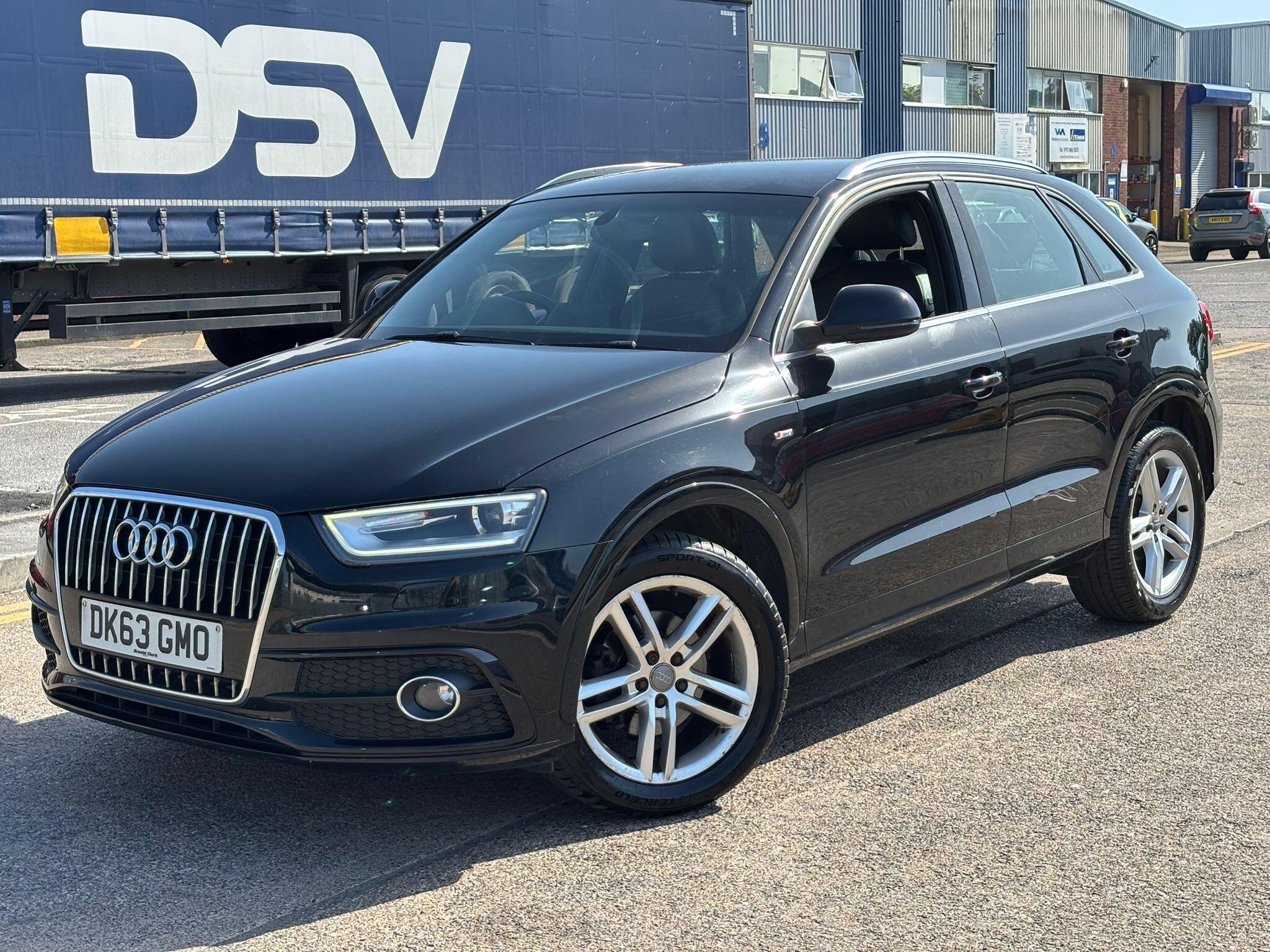 Audi Q3 view 3