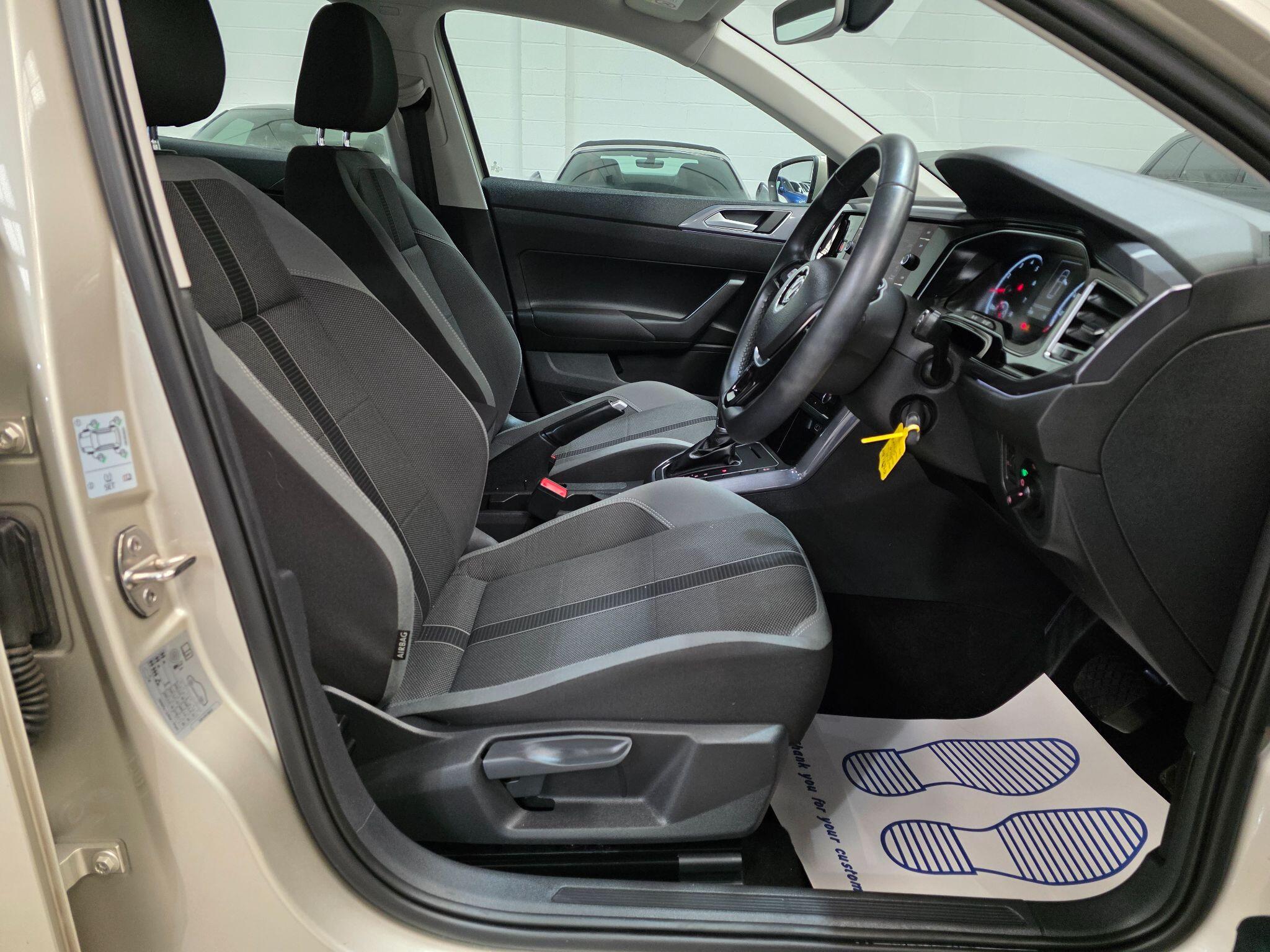 Volkswagen Polo view 6