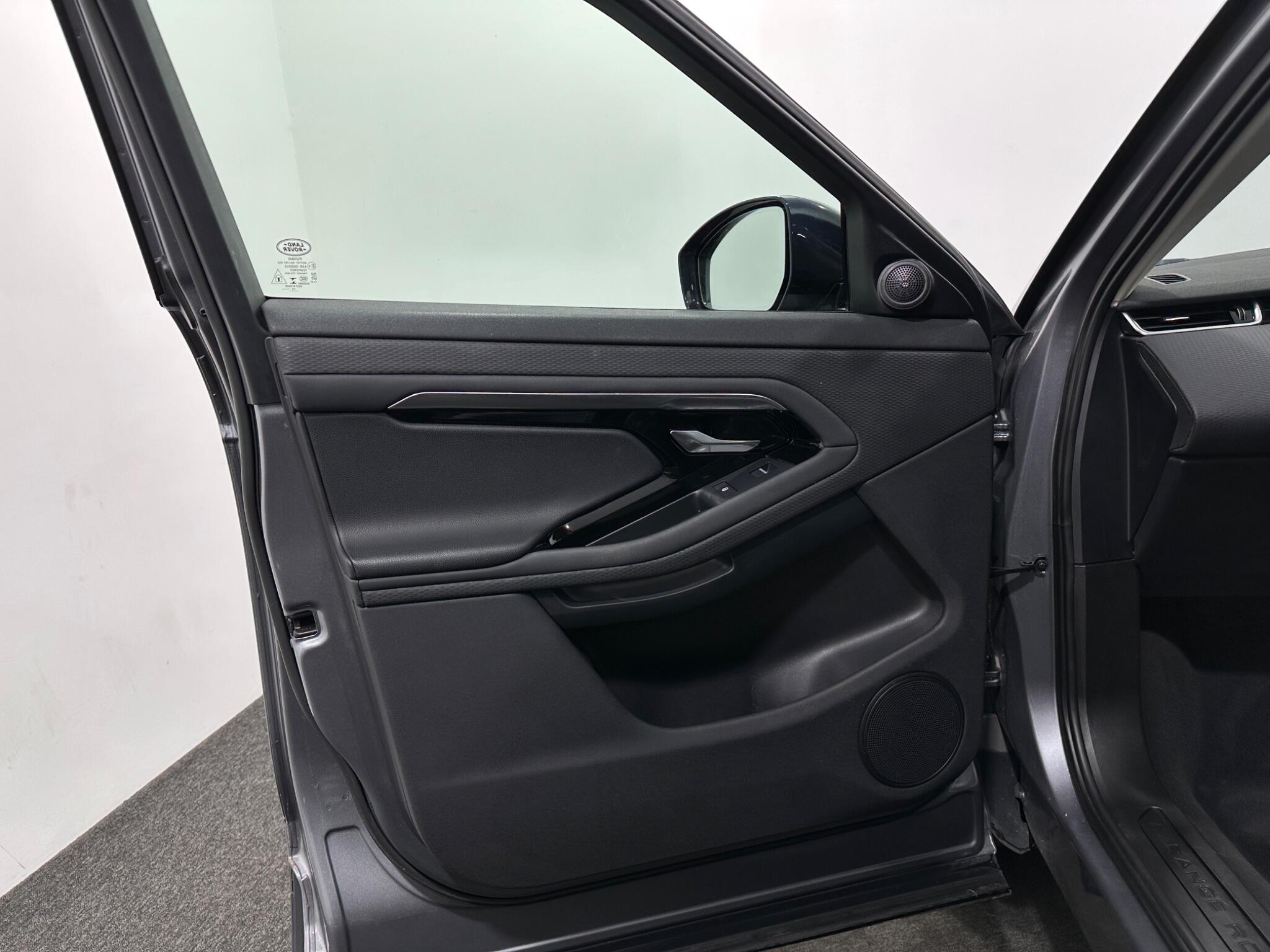 Land Rover Range Rover Evoque view 34