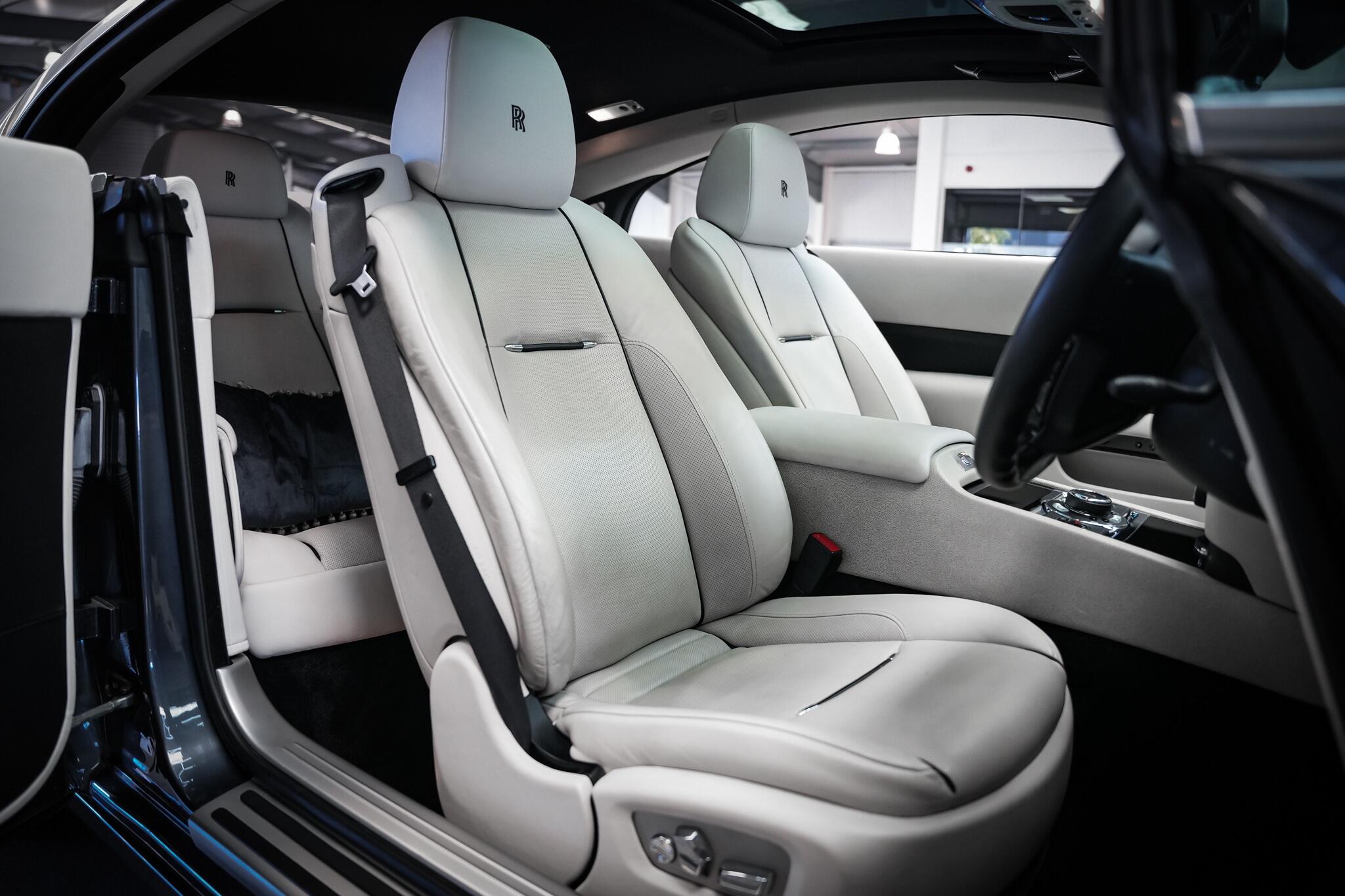 Rolls-Royce Wraith view 24
