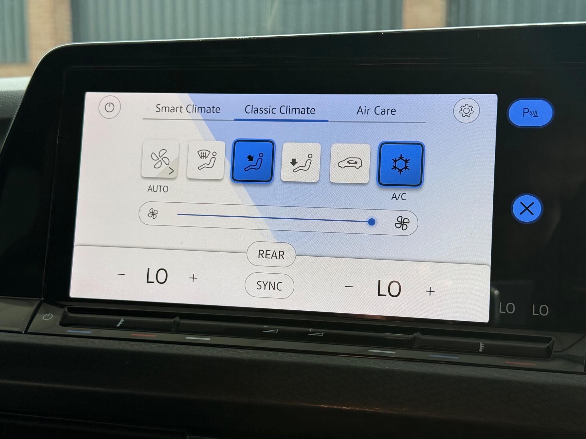 Volkswagen Golf view 19