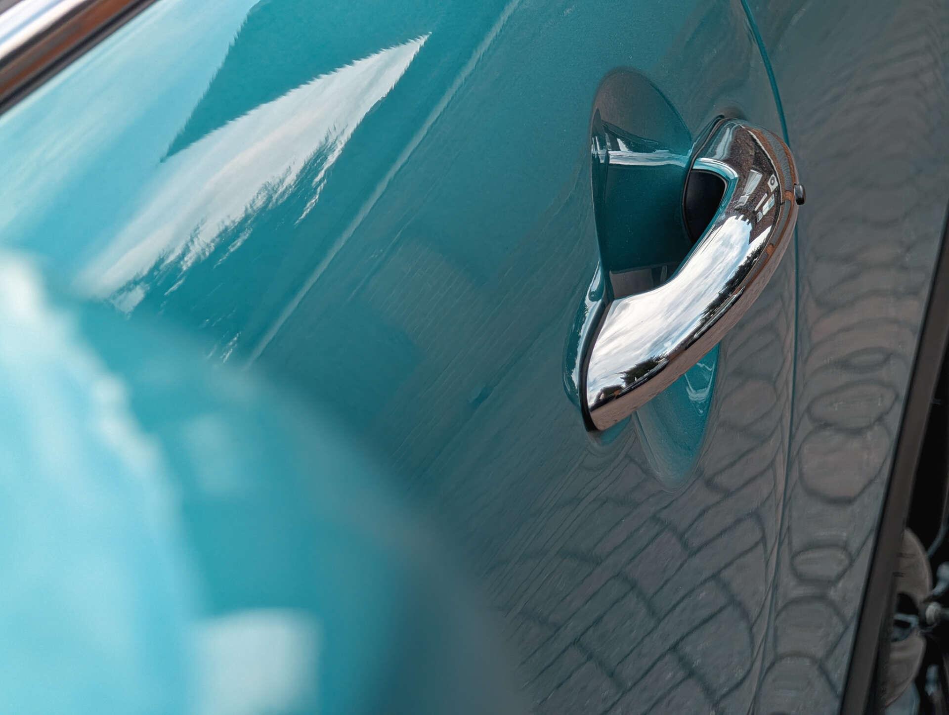 Mini Convertible view 19