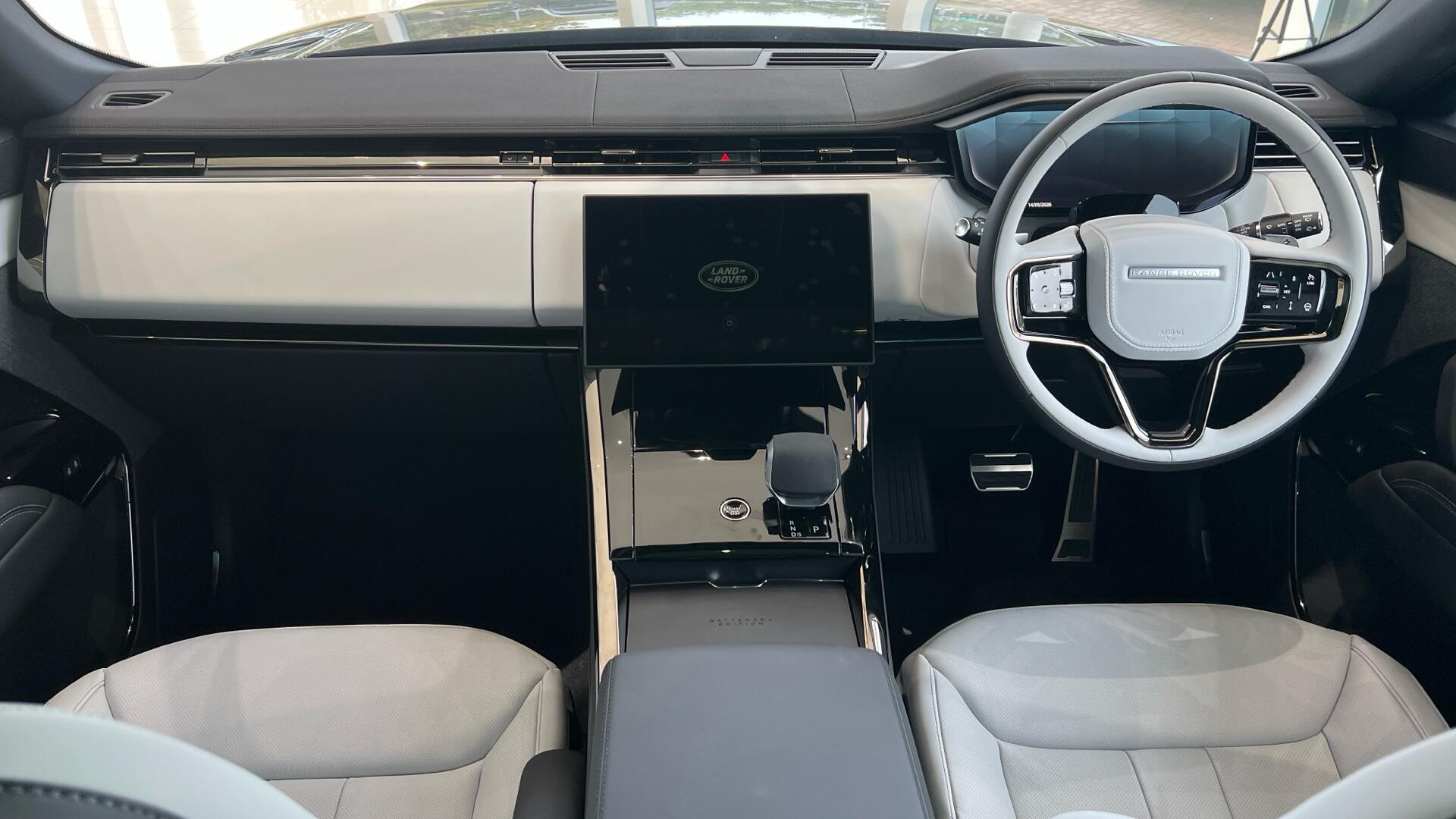 Land Rover Range Rover Sport view 11