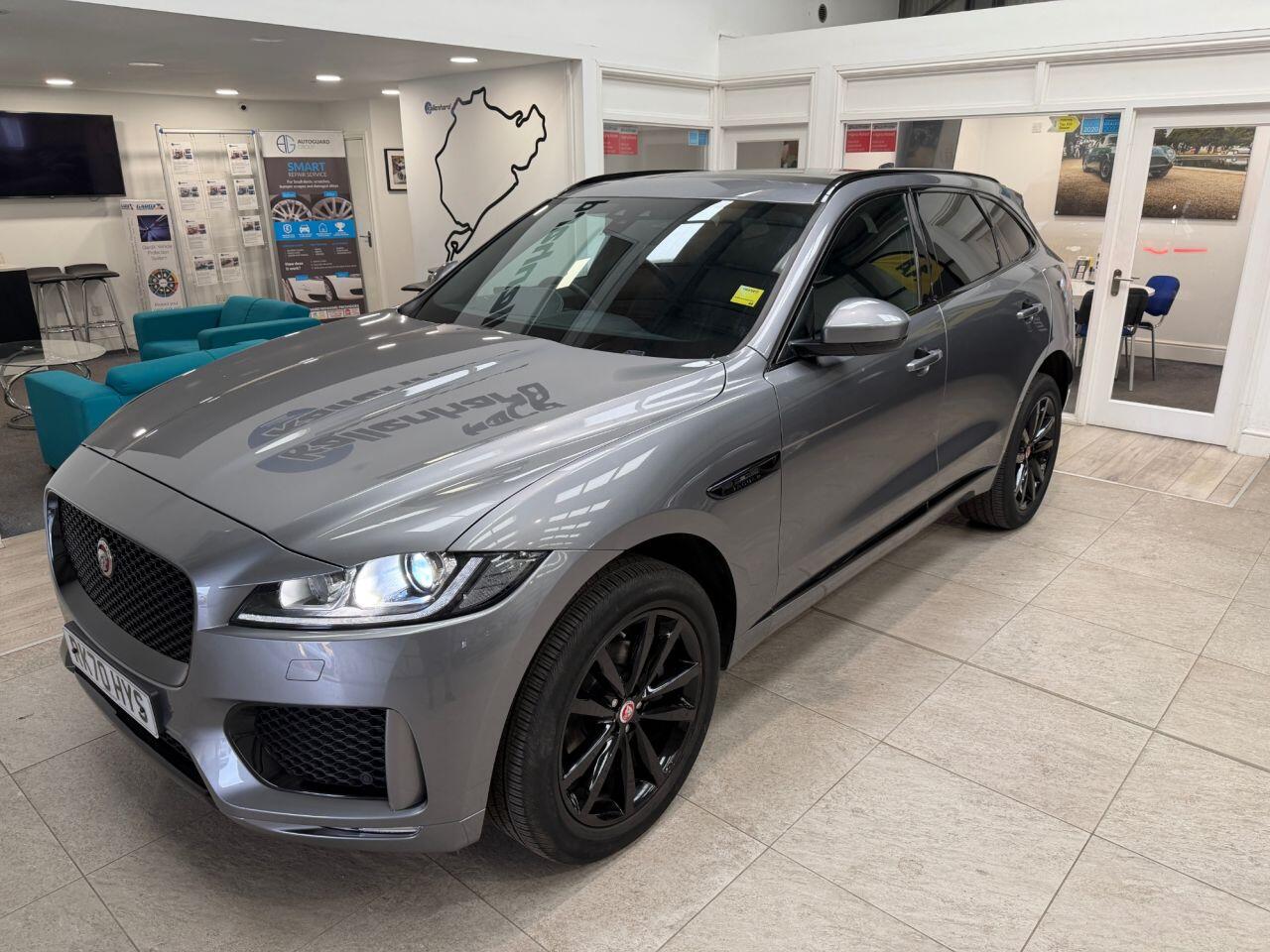 Jaguar F-Pace view 10