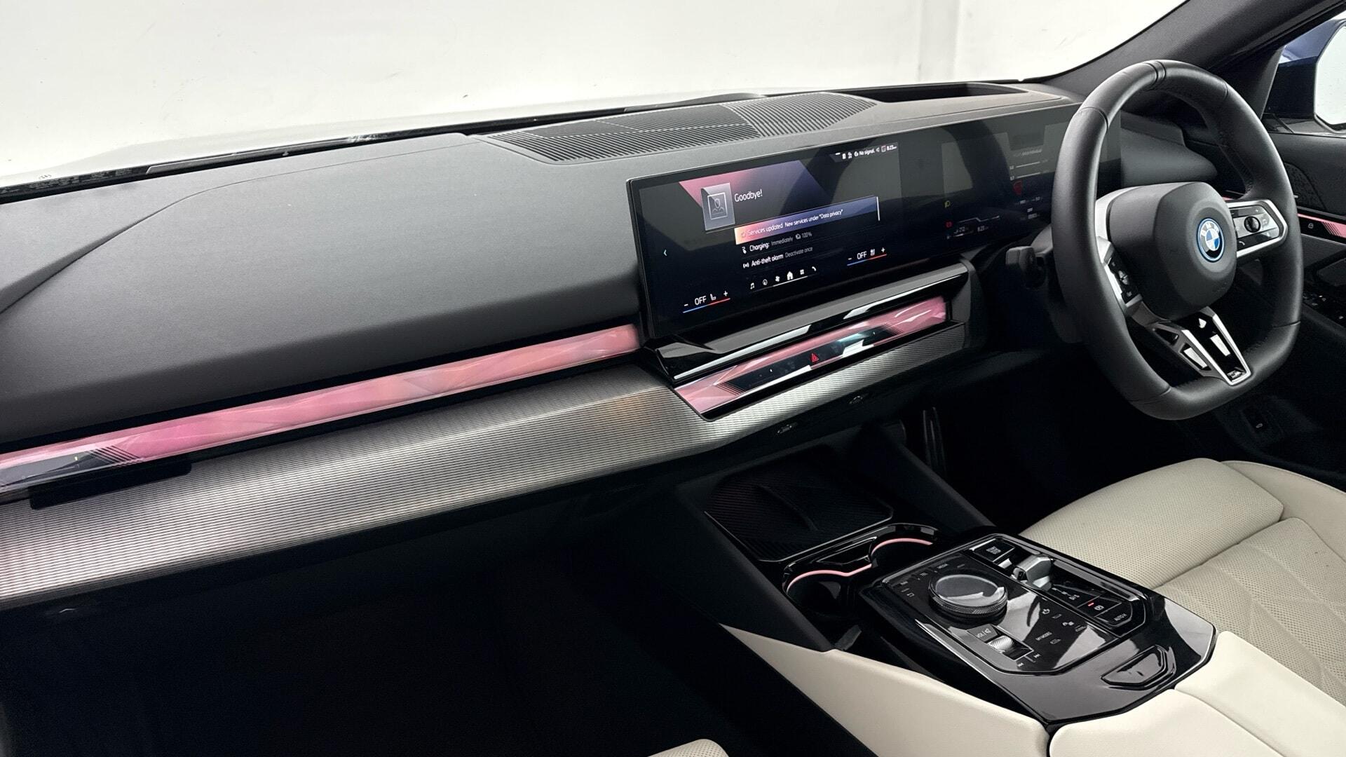 BMW 5 Series view 7