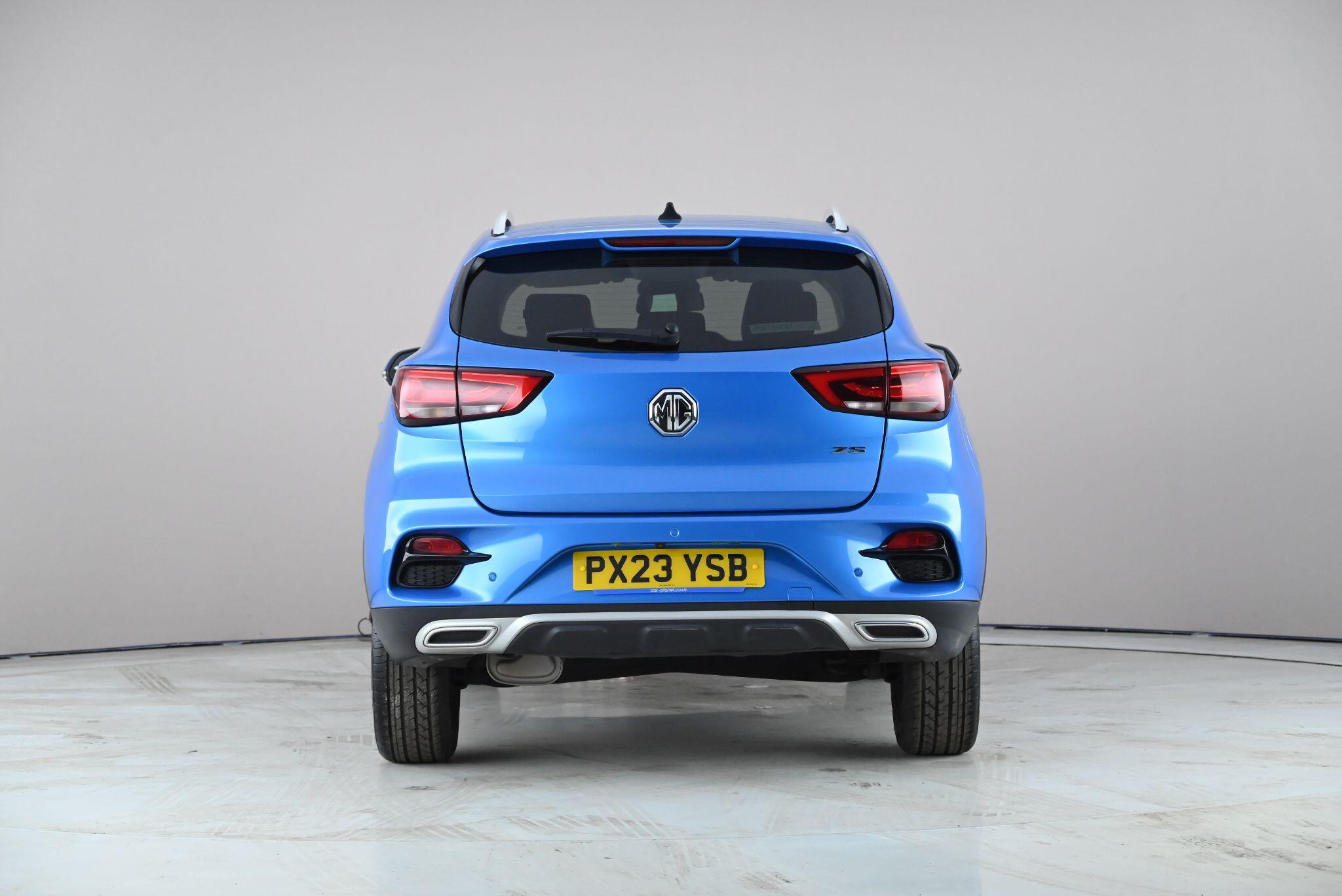 MG ZS view 7