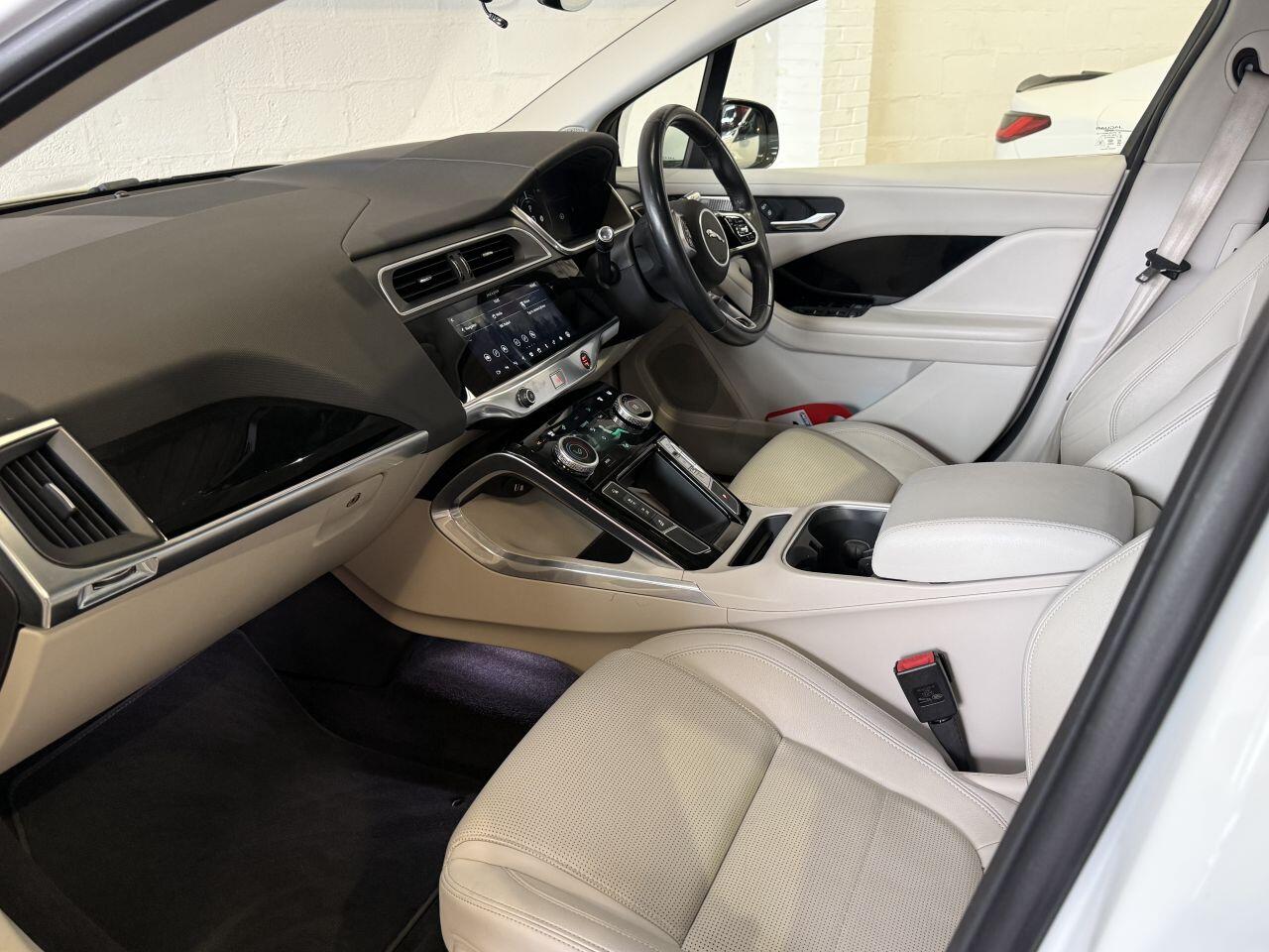 Jaguar I-Pace view 58