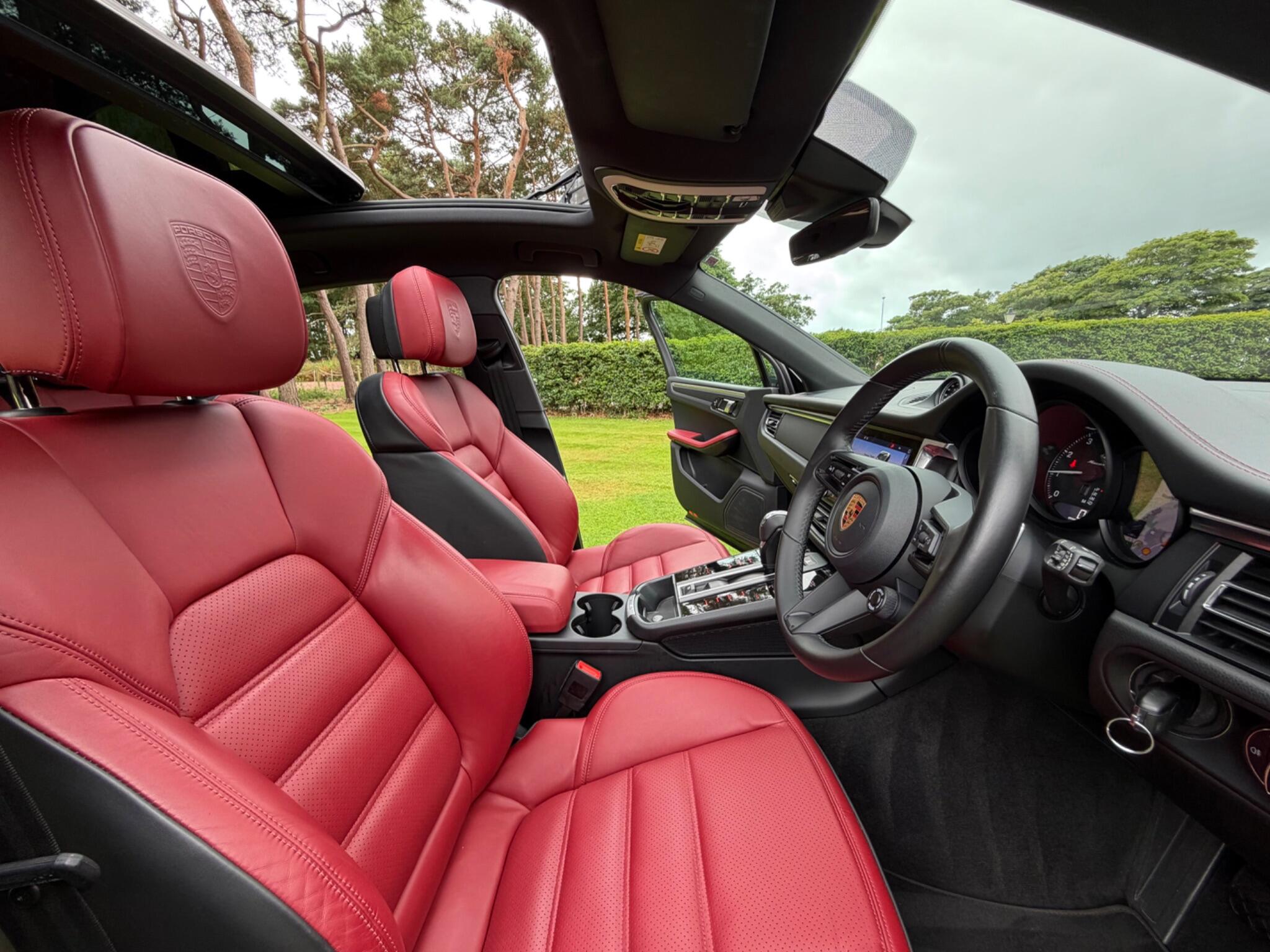 Porsche Macan view 33
