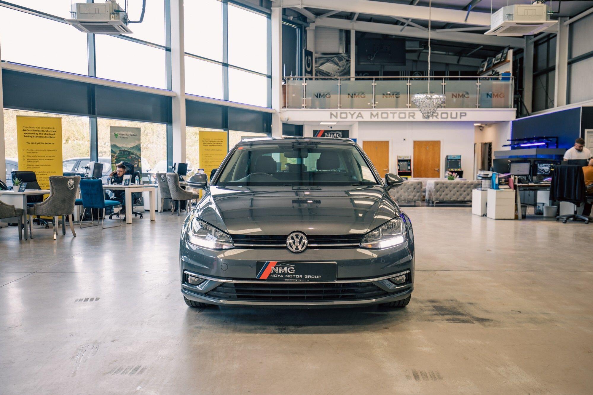 Volkswagen Golf view 22