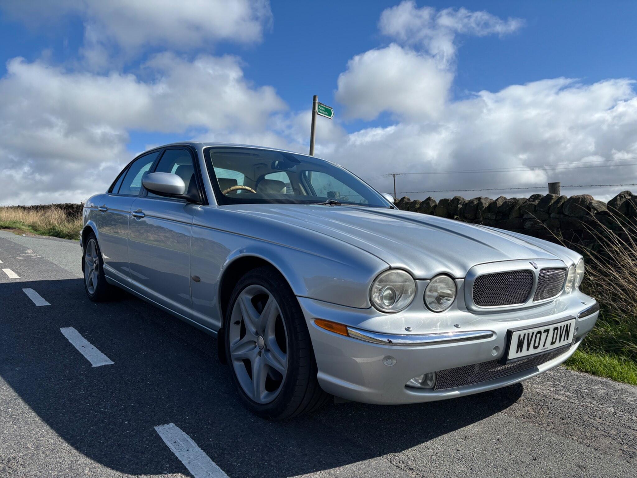 Jaguar XJR