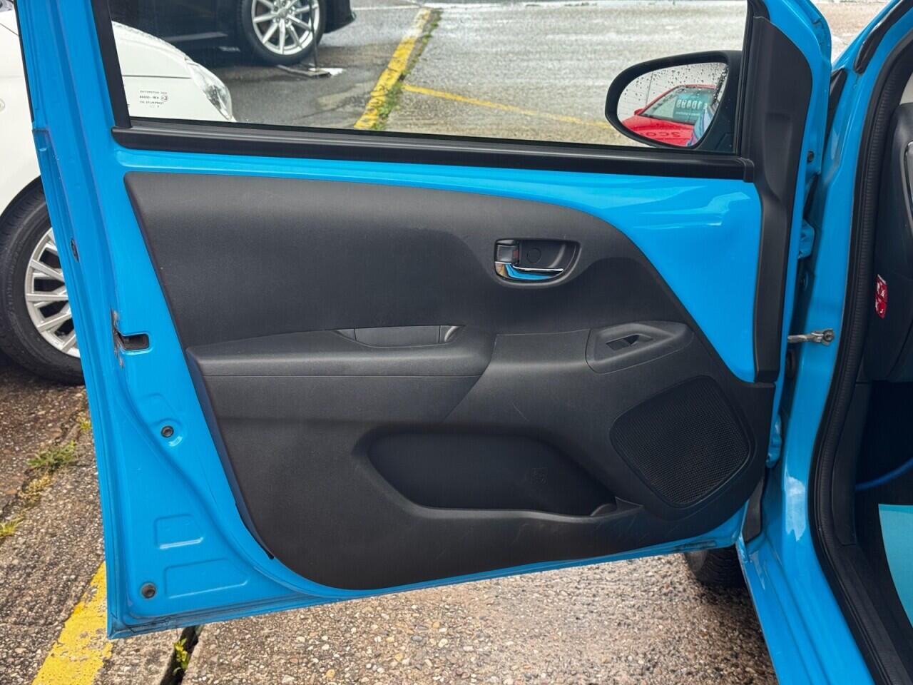 Toyota Aygo view 26