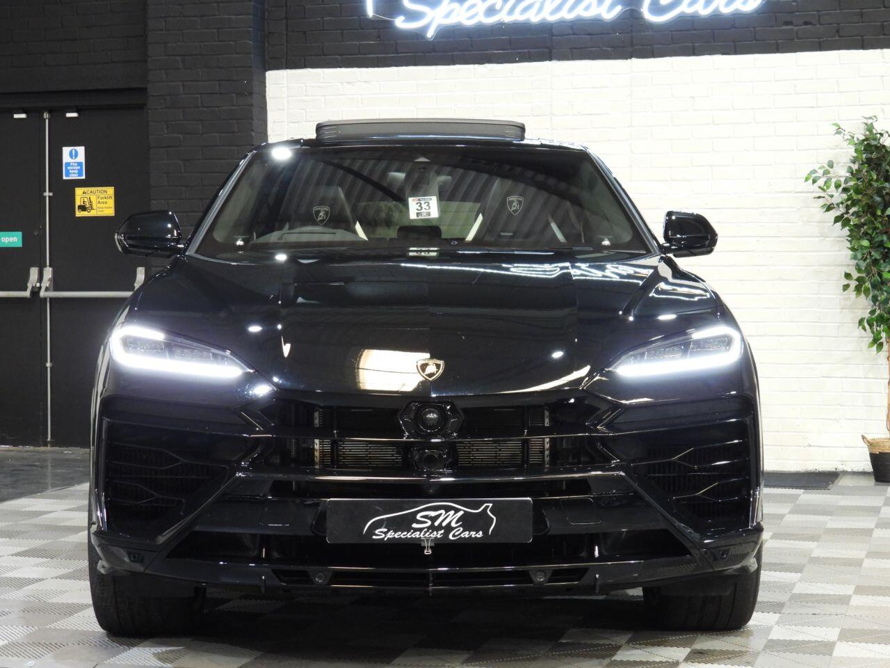Lamborghini Urus view 9